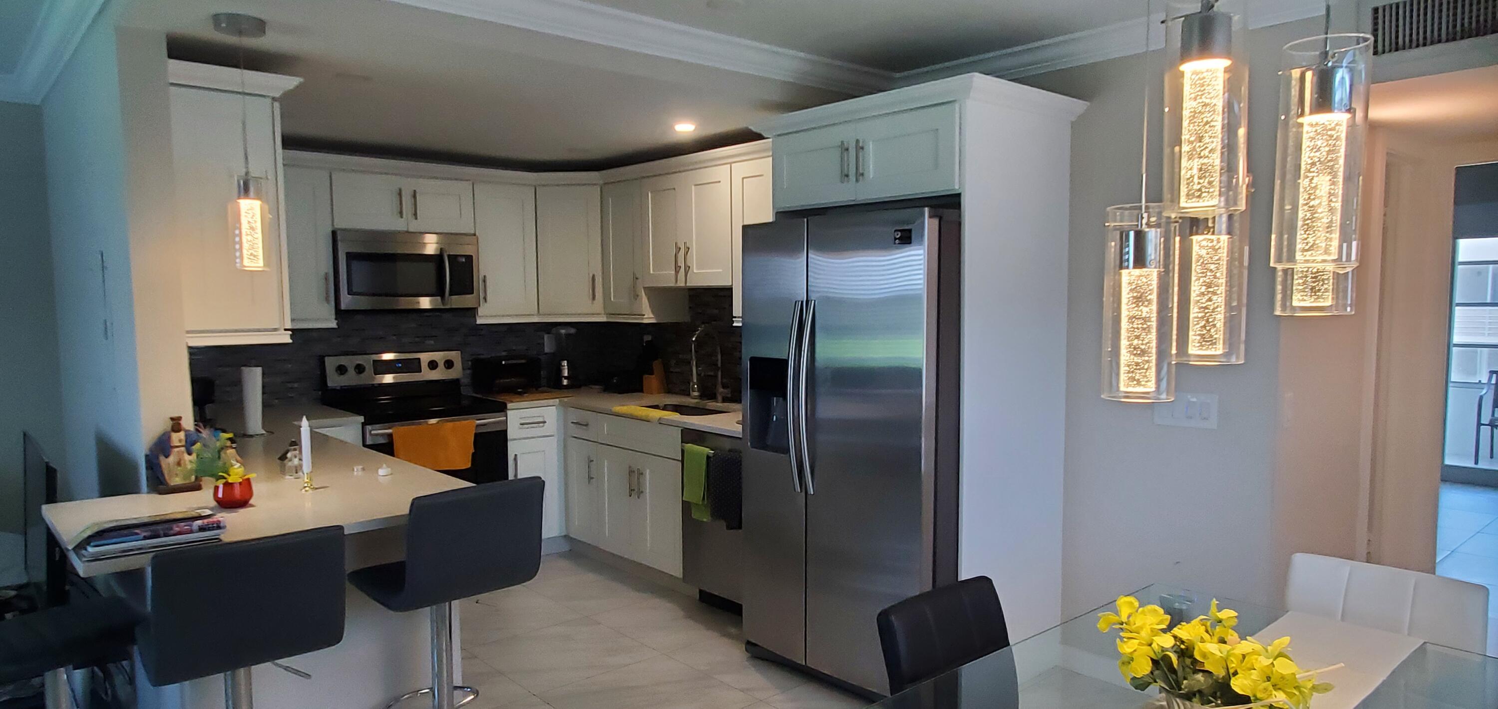 999 Normandy U Property Photo 4