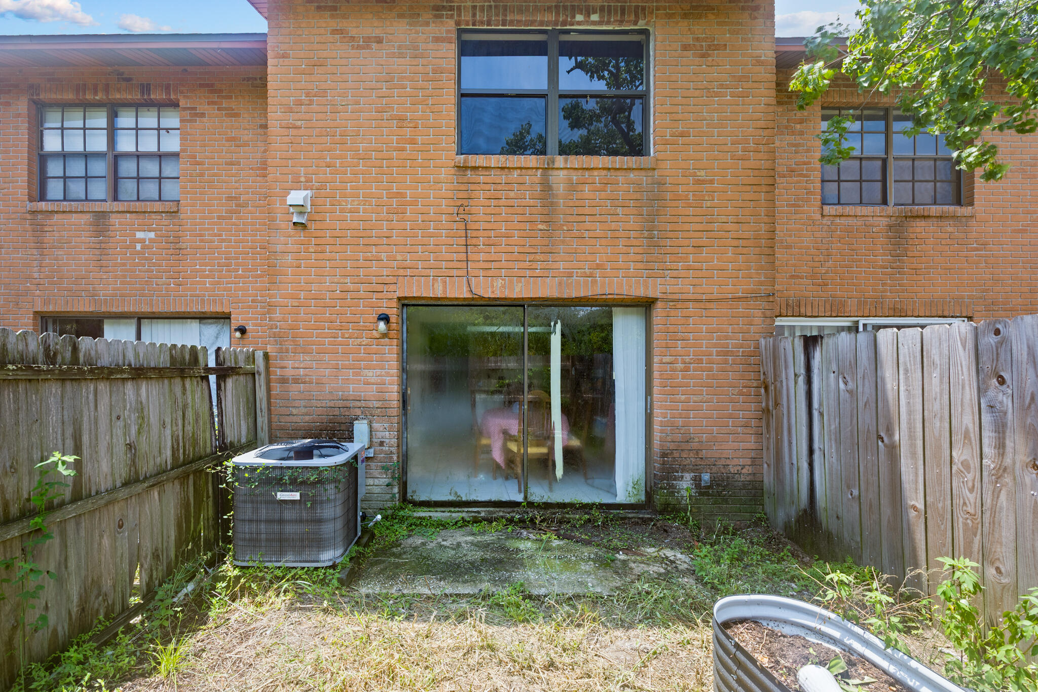 1910 South Street Property Photo 19