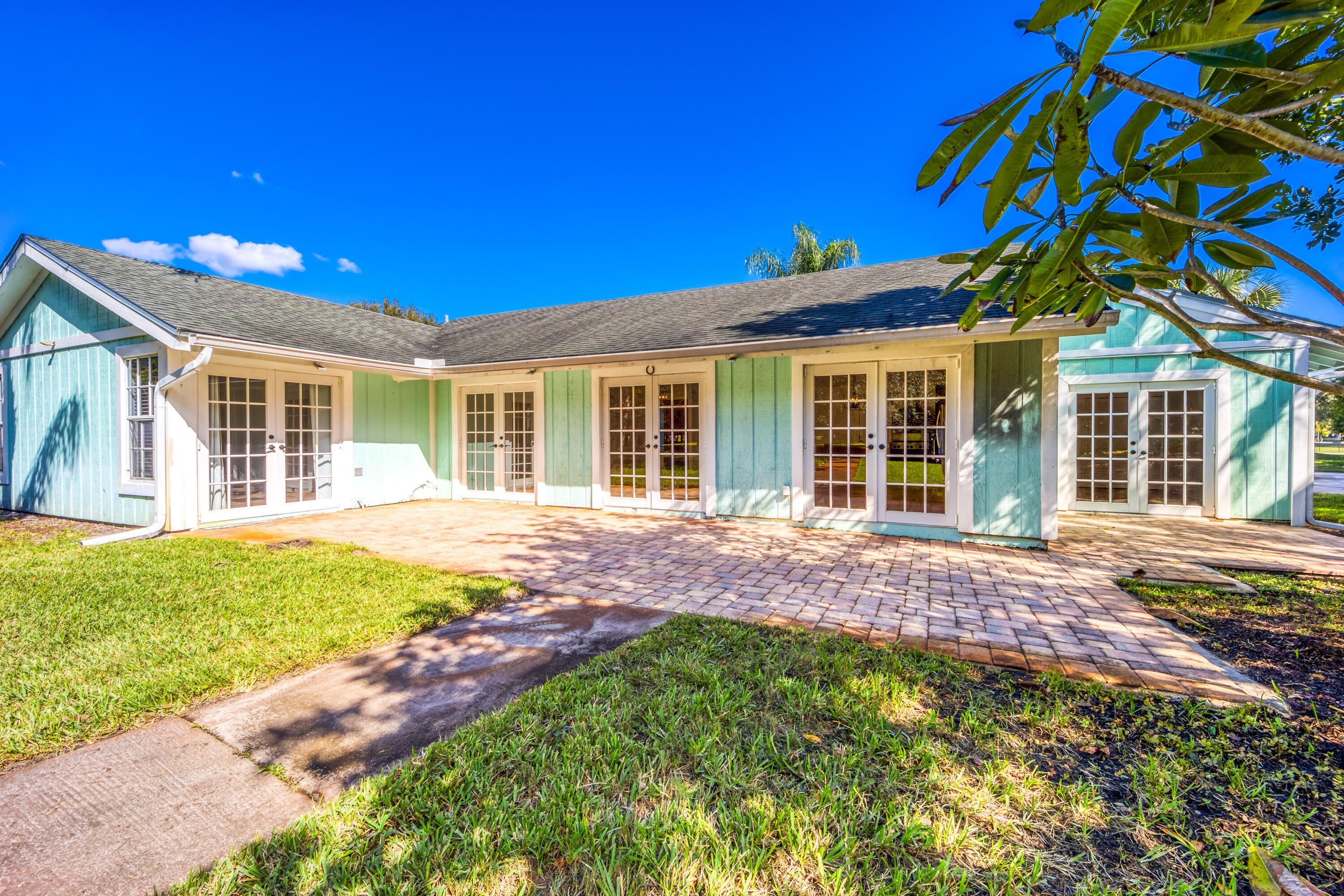 2232 Sw Racquet Club Drive Property Photo 6