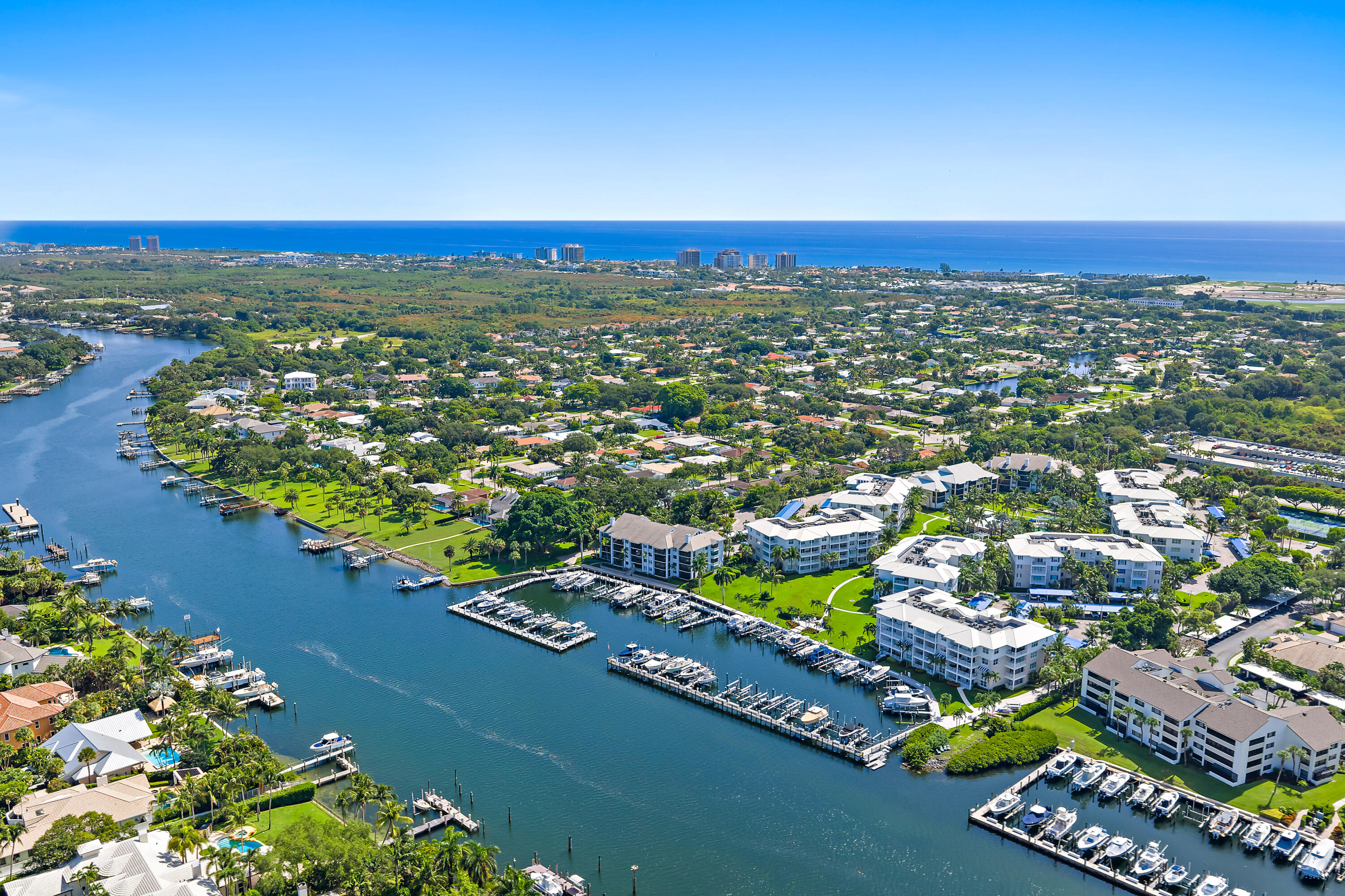 542 Bay Colony Drive N 542