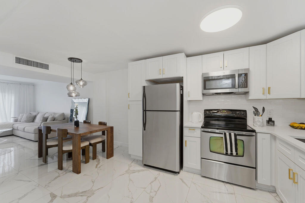 809 W Oakland Park Boulevard K2 Property Photo 1