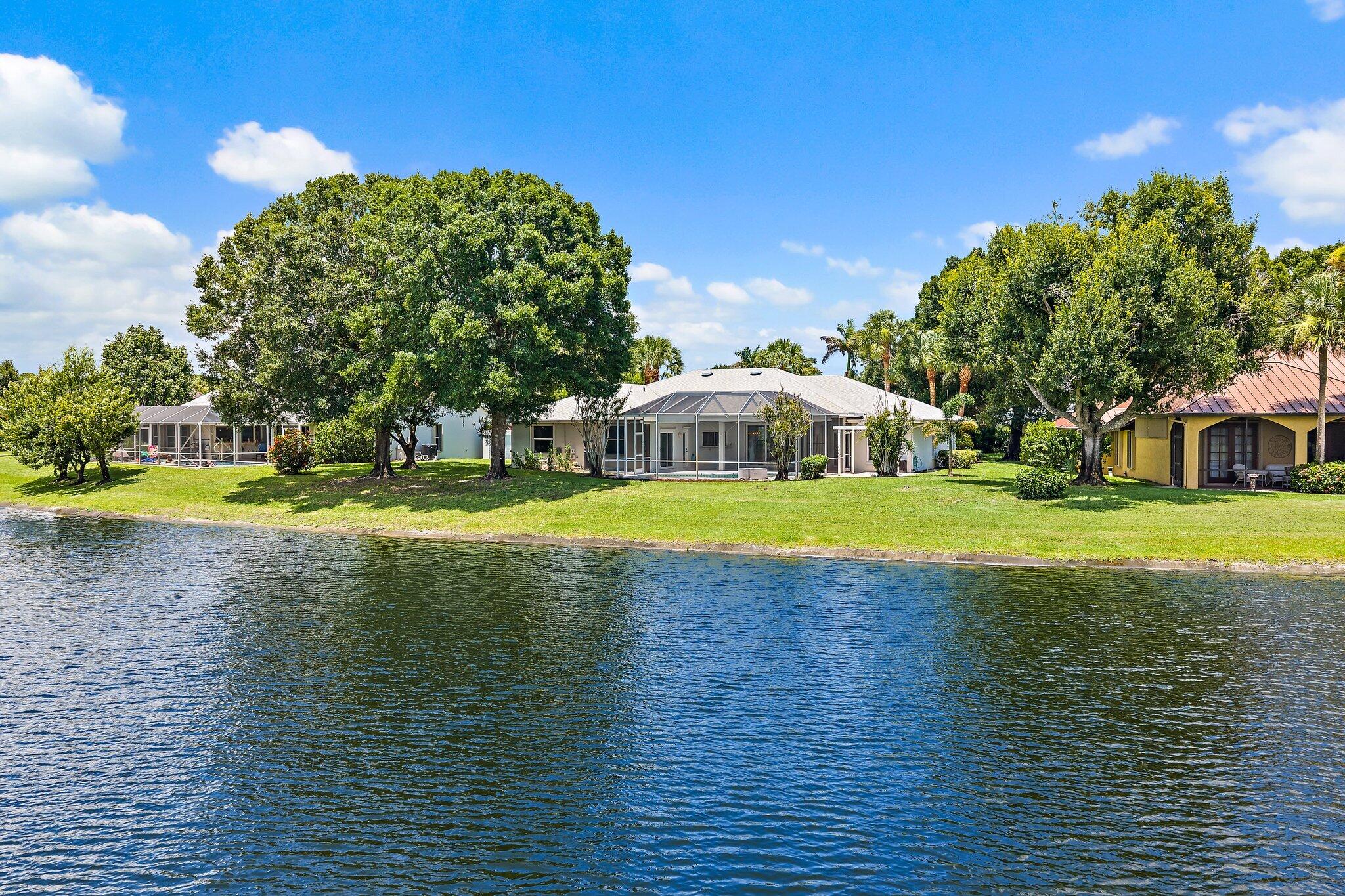 2108 Sw Oakwater Point Property Photo 8