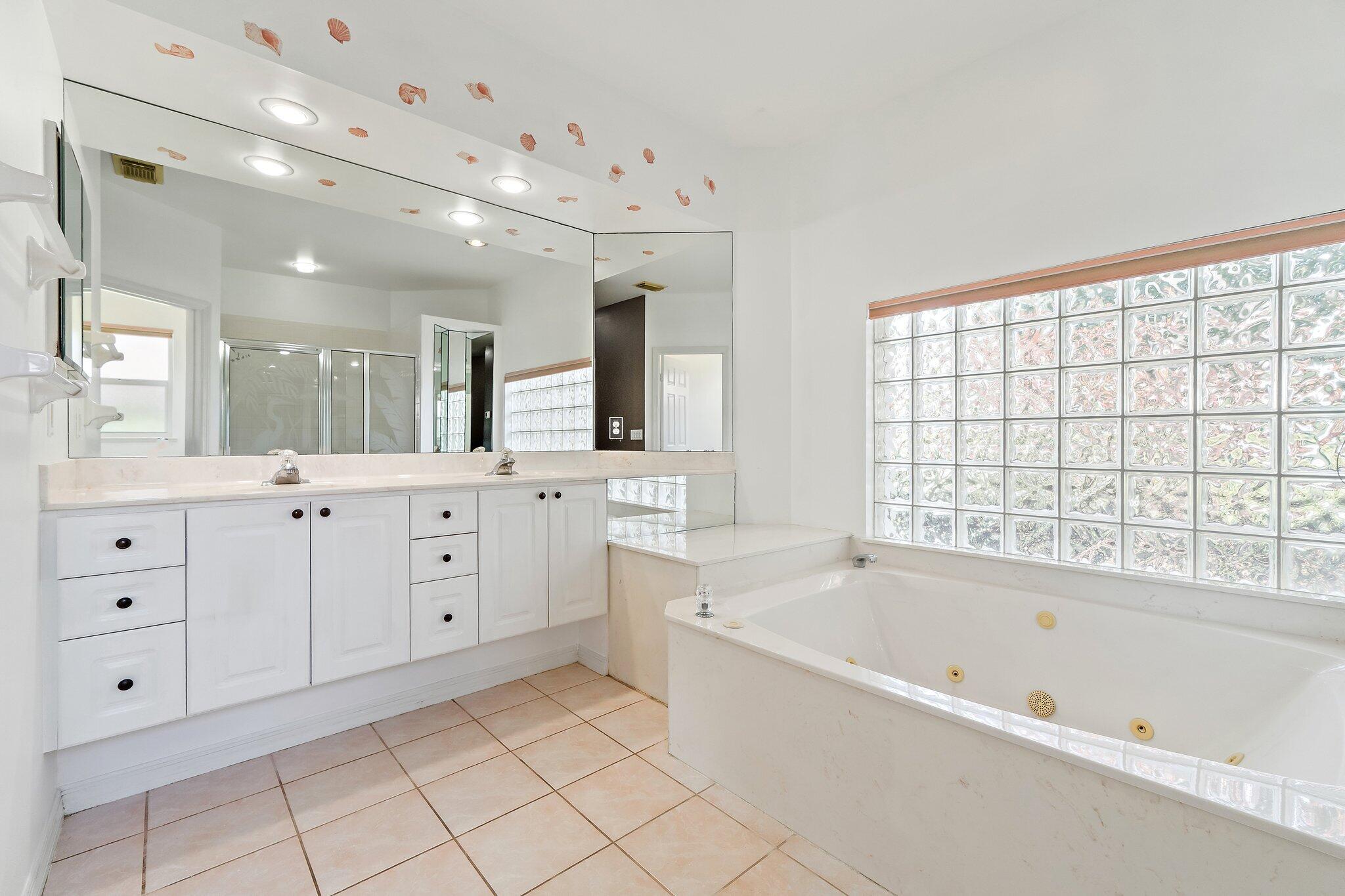 2108 Sw Oakwater Point Property Photo 25