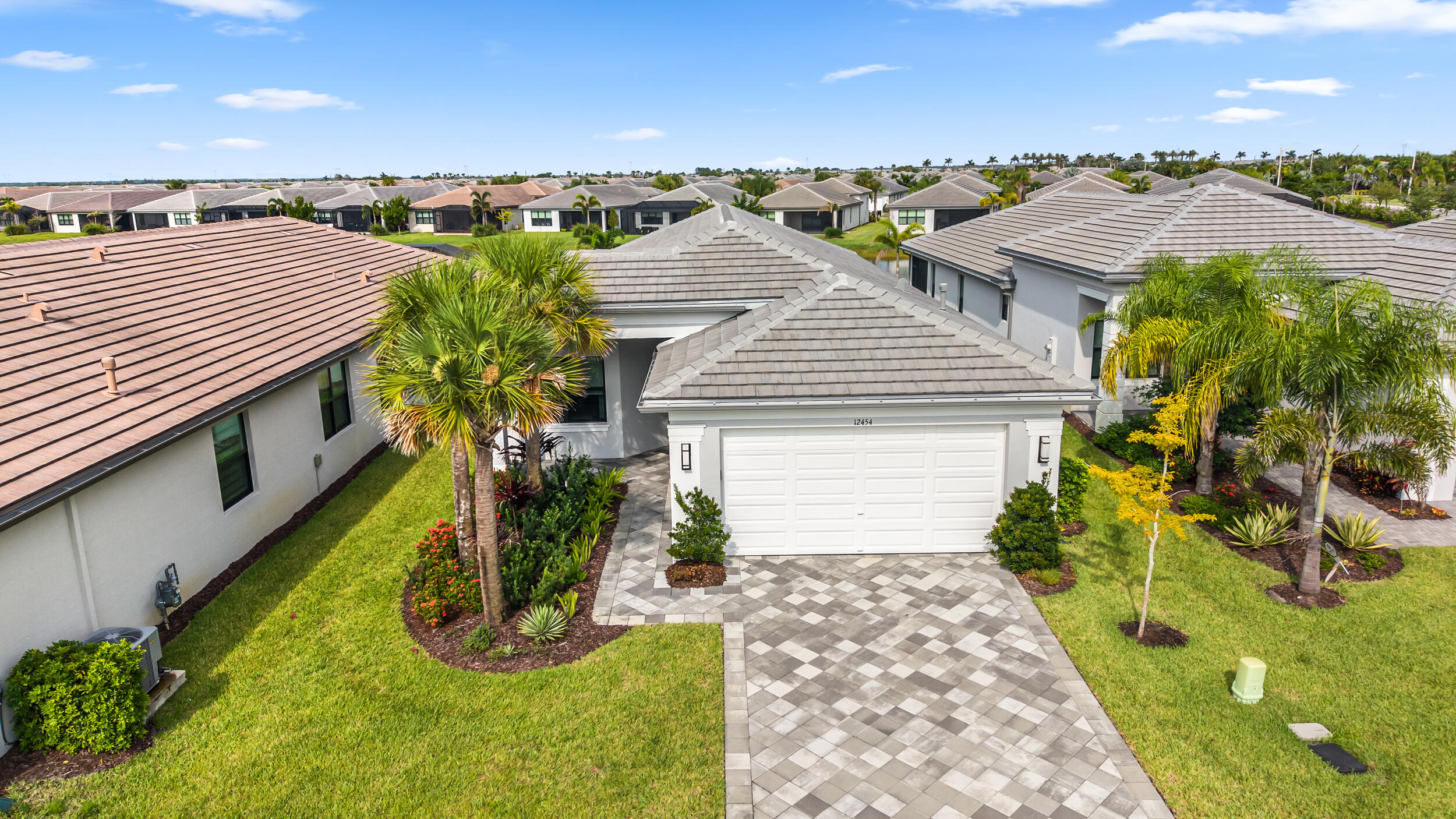 12454 Sw Alongshore Drive Property Photo 6