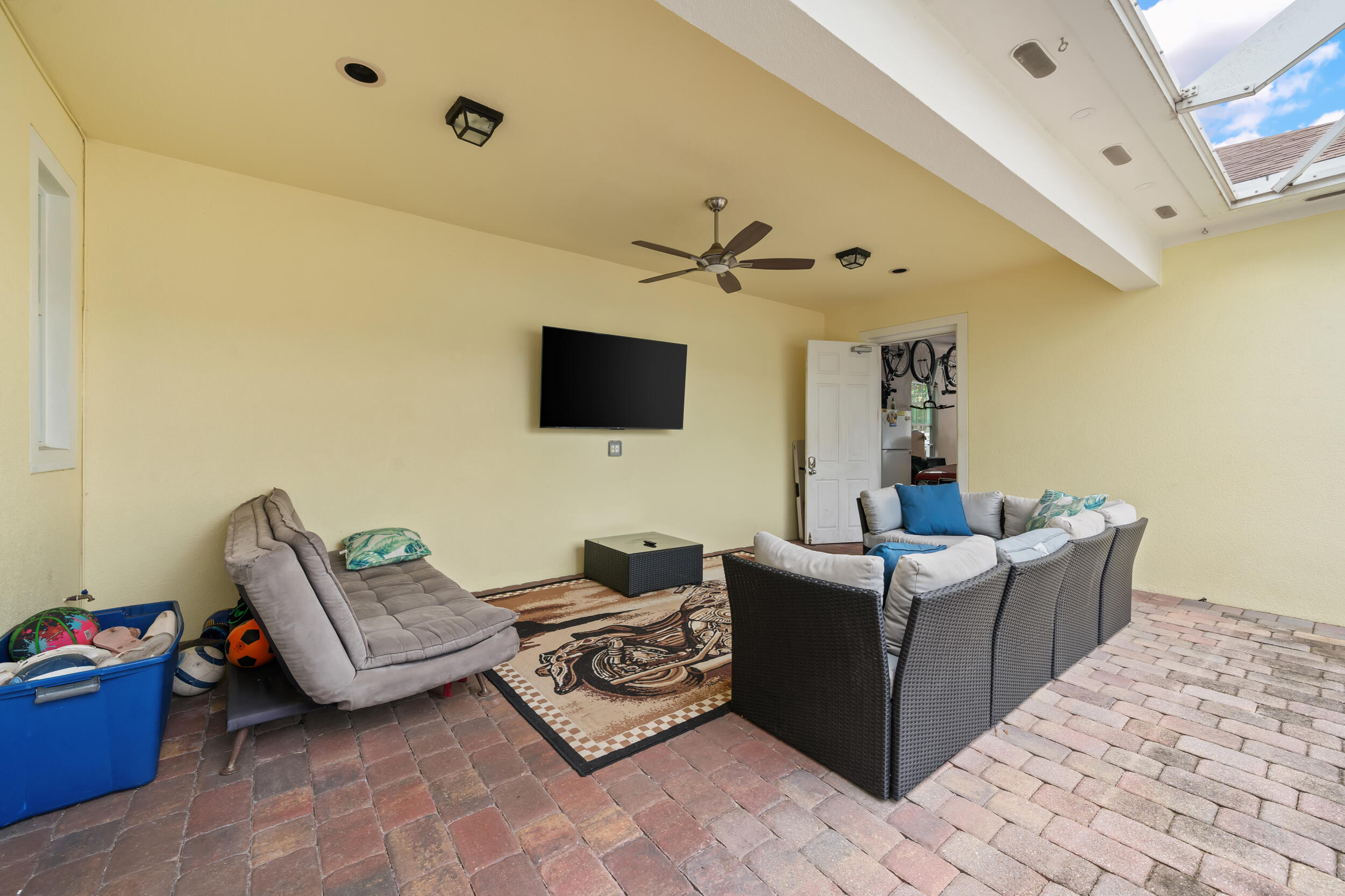 142 Newcastle Drive Property Photo 30