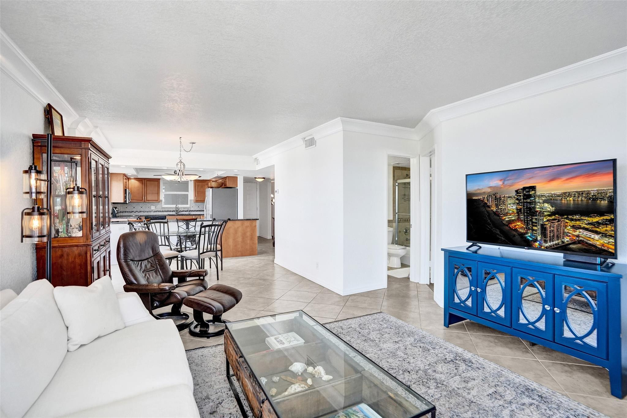 1051 Hillsboro Mile 809e Property Photo 11