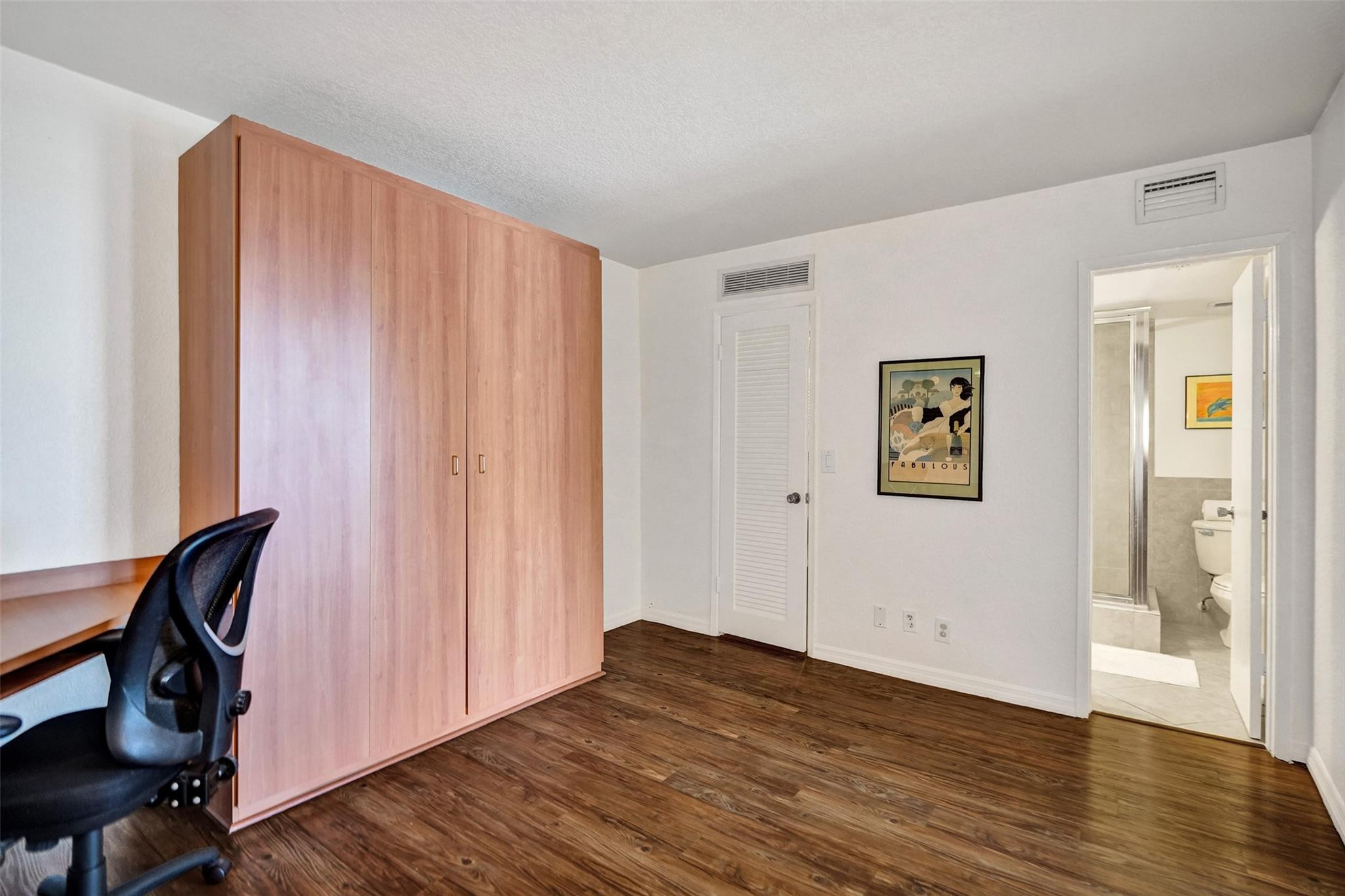 1051 Hillsboro Mile 809e Property Photo 20