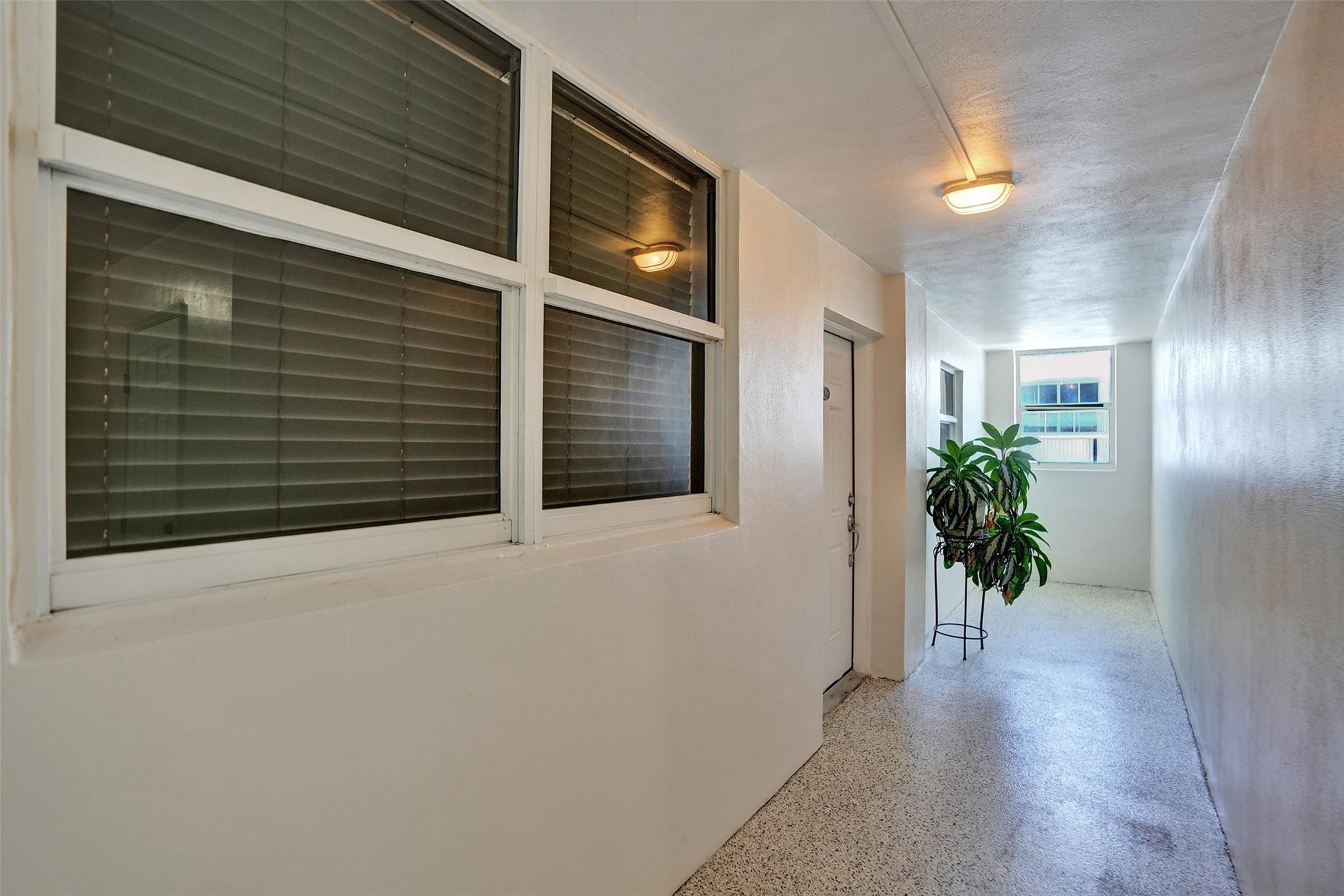 1051 Hillsboro Mile 809e Property Photo 23