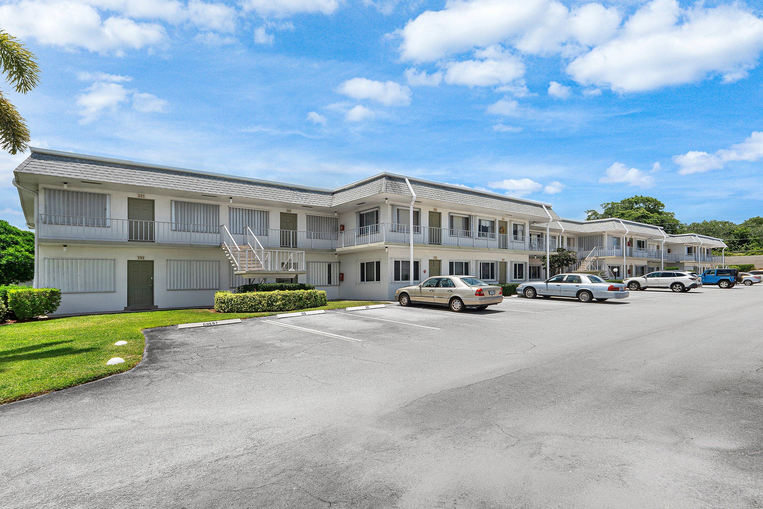 3160 Lake Osborne Drive Bldg 6 Unit 206 Property Photo 1