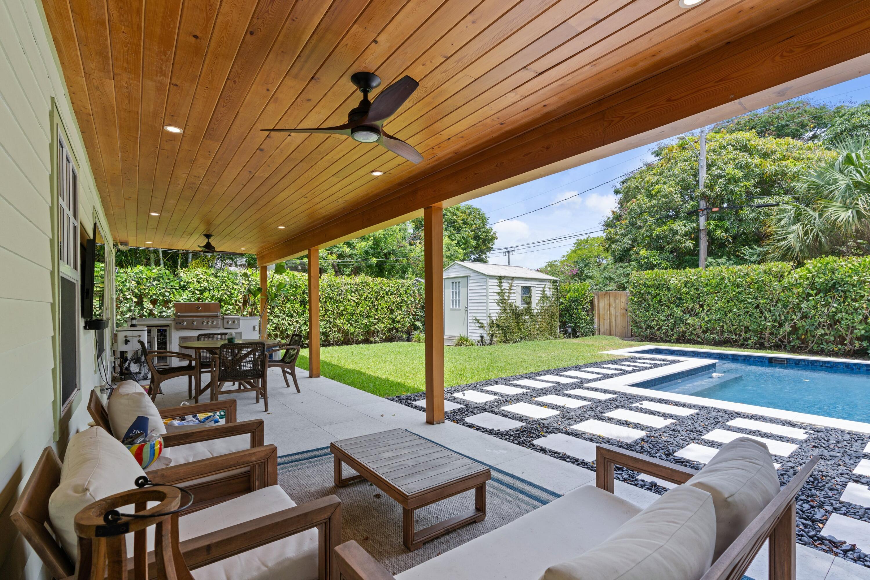 521 33rd Street Property Photo 3