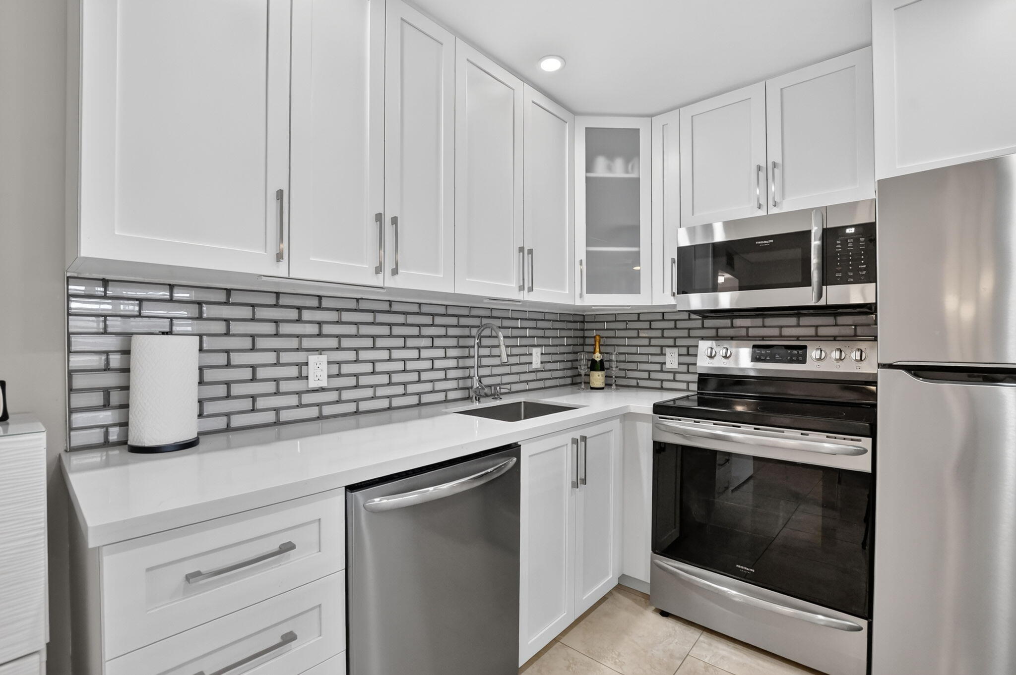 2080 Harwood F 2080 Property Photo 10