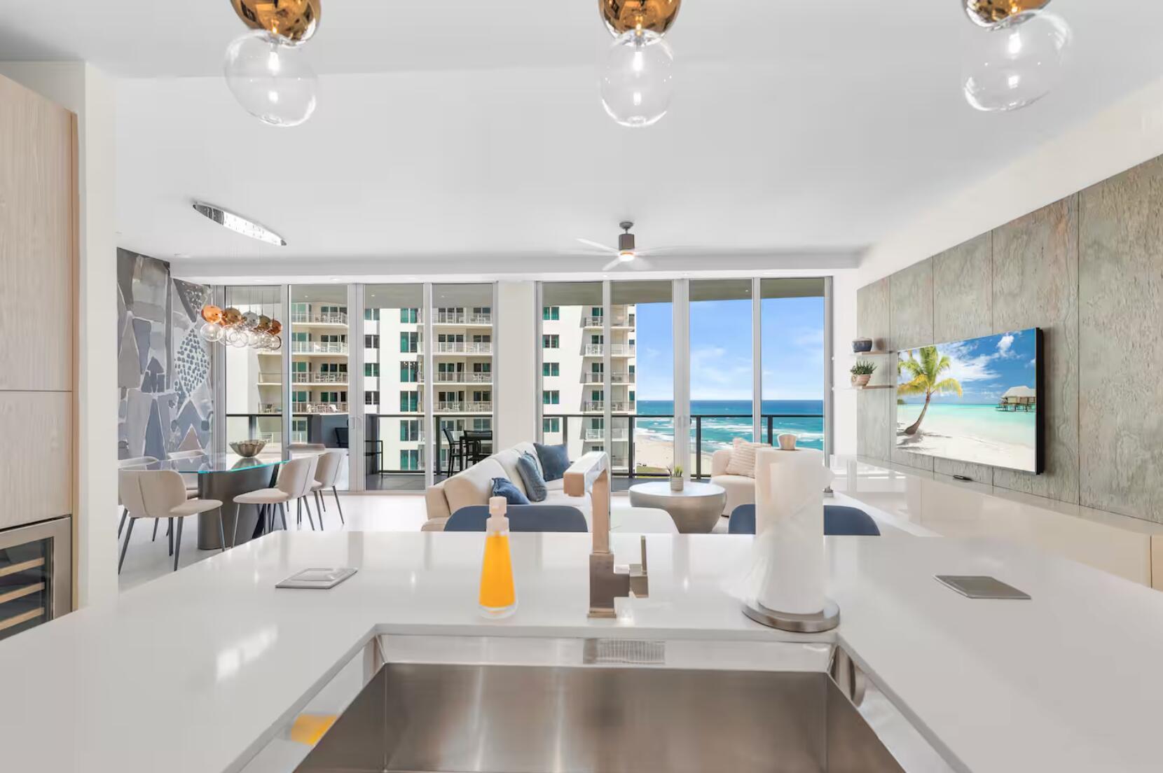 3100 N Ocean Drive H-1401 Property Photo 9