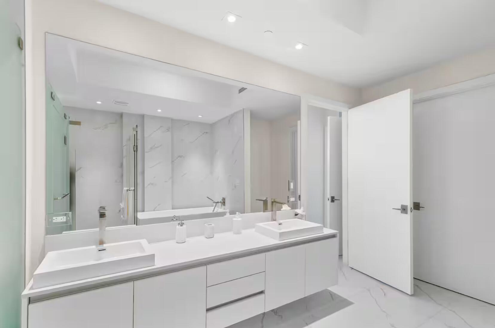 3100 N Ocean Drive H-1401 Property Photo 21