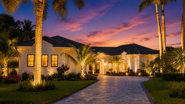 2525 Seminole Circle Property Photo 1