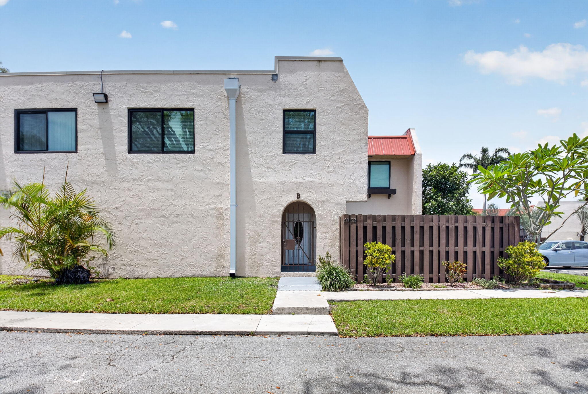 6352 Seven Springs Boulevard B Property Photo 1