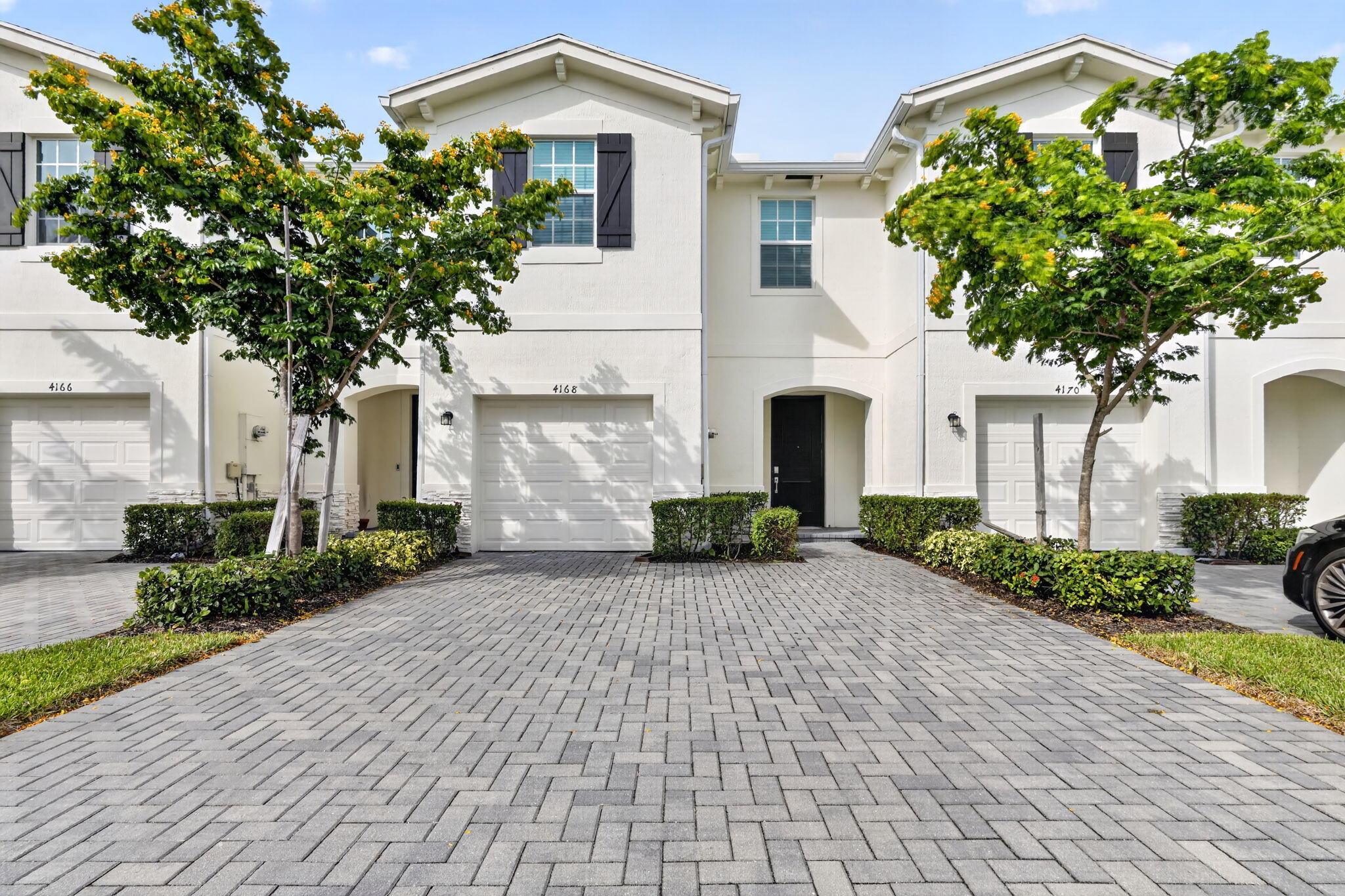 4168 Lagoon Shore Drive Property Photo 1