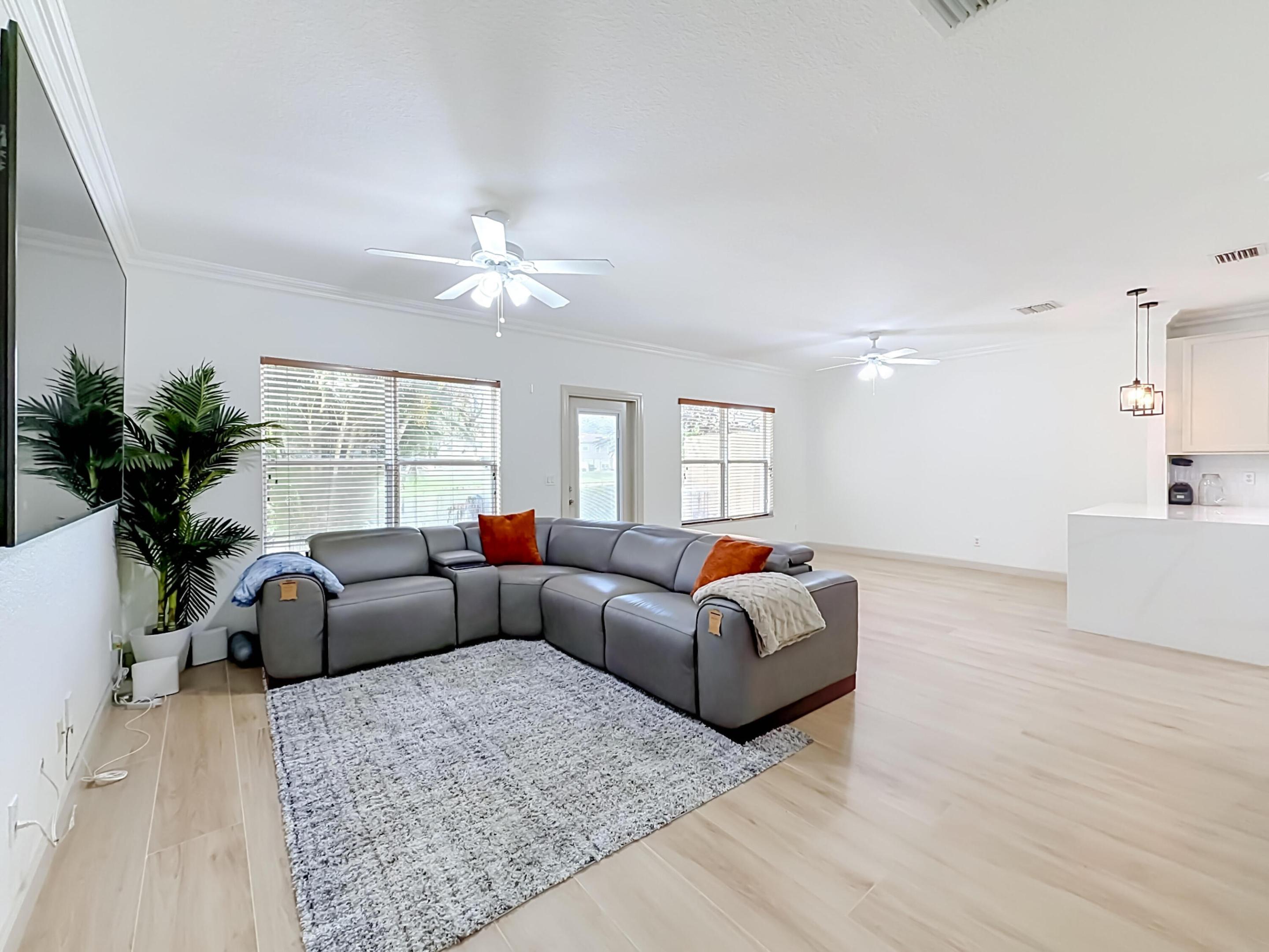 4106 Windmill Palm Way Property Photo 12
