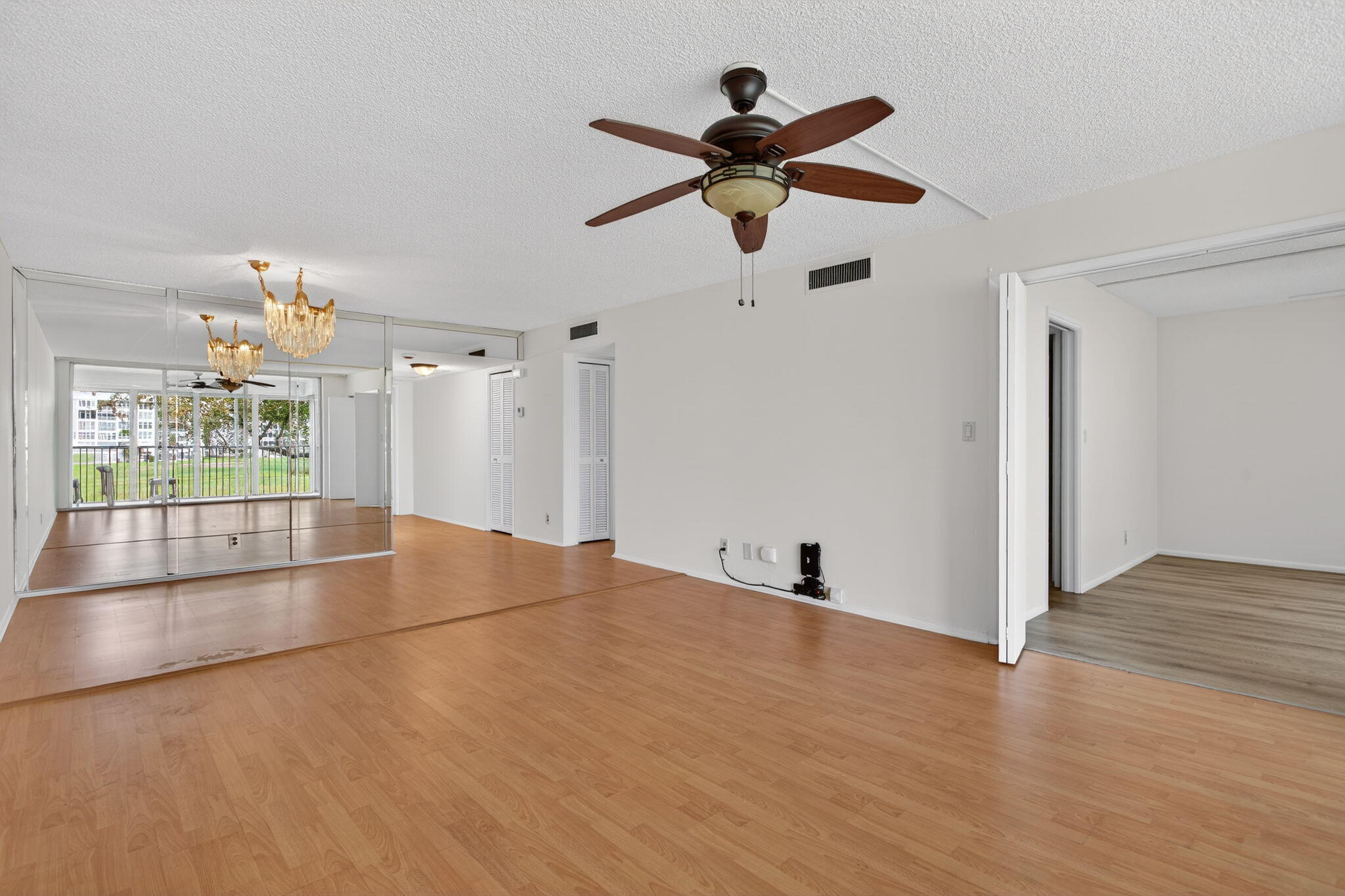2651 S Palm Aire Drive 302 Property Photo 13