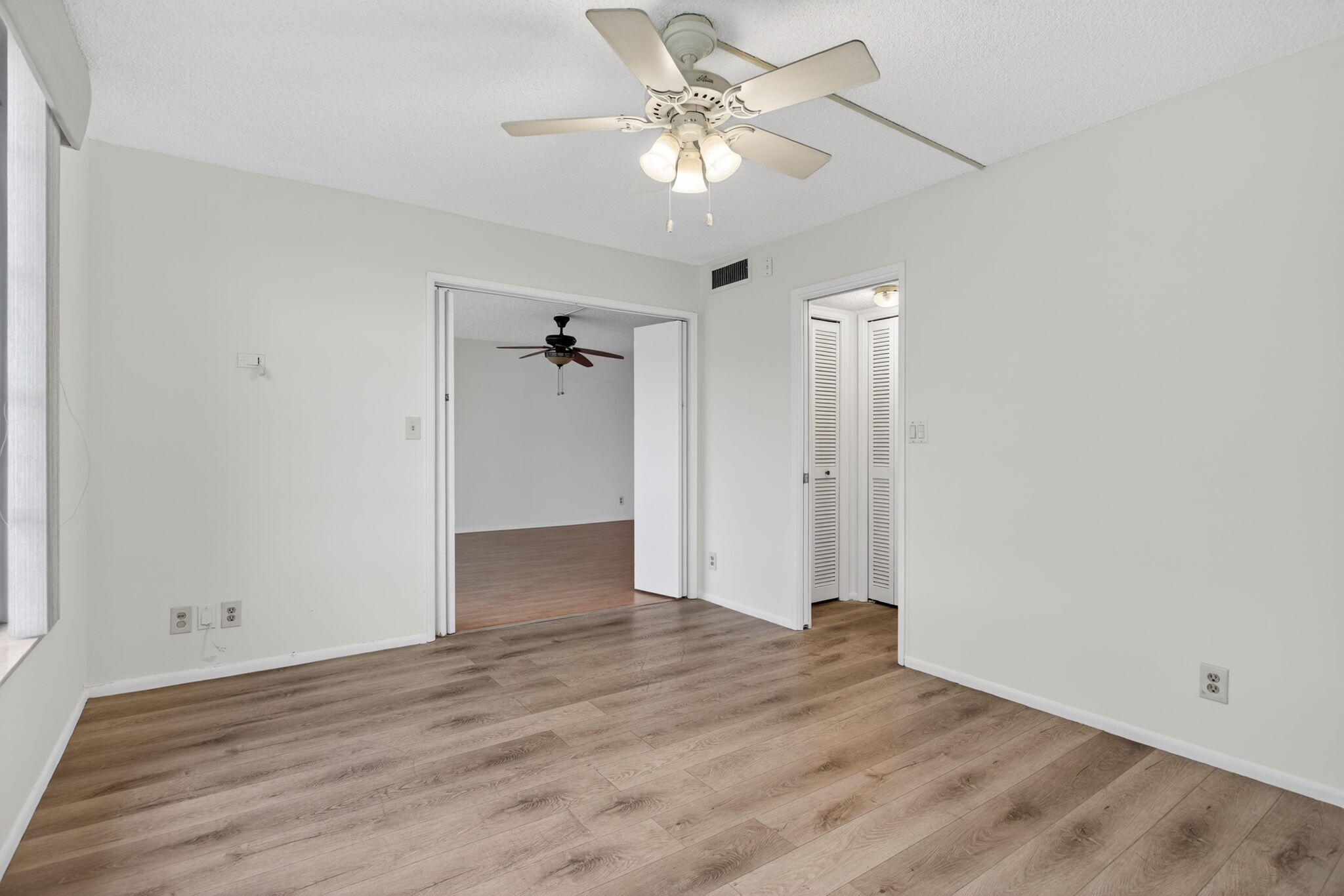 2651 S Palm Aire Drive 302 Property Photo 17