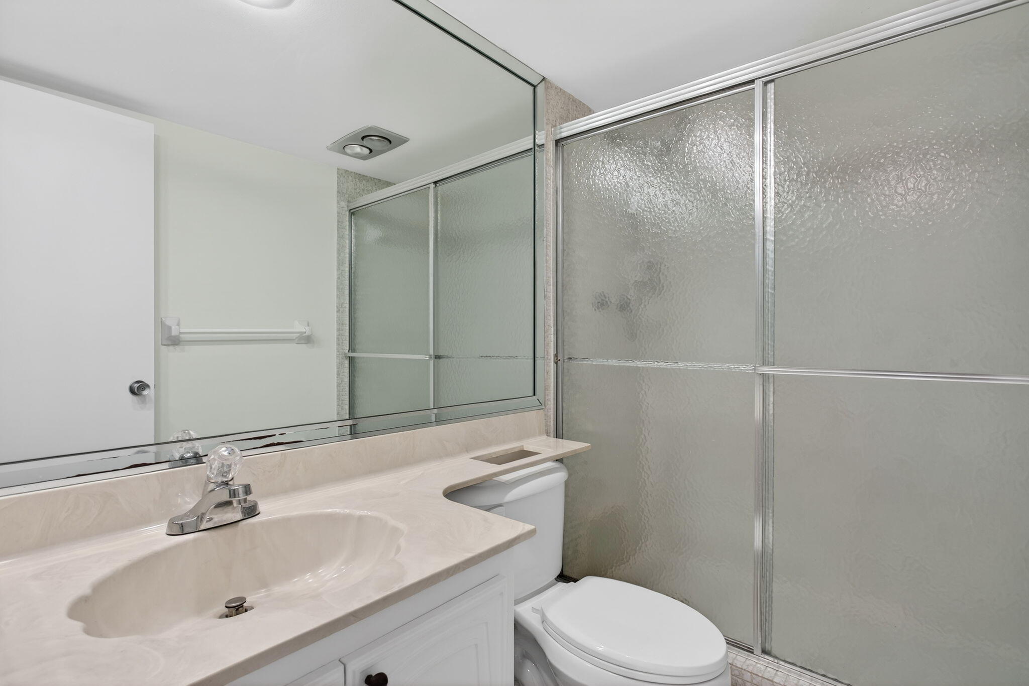 2651 S Palm Aire Drive 302 Property Photo 18