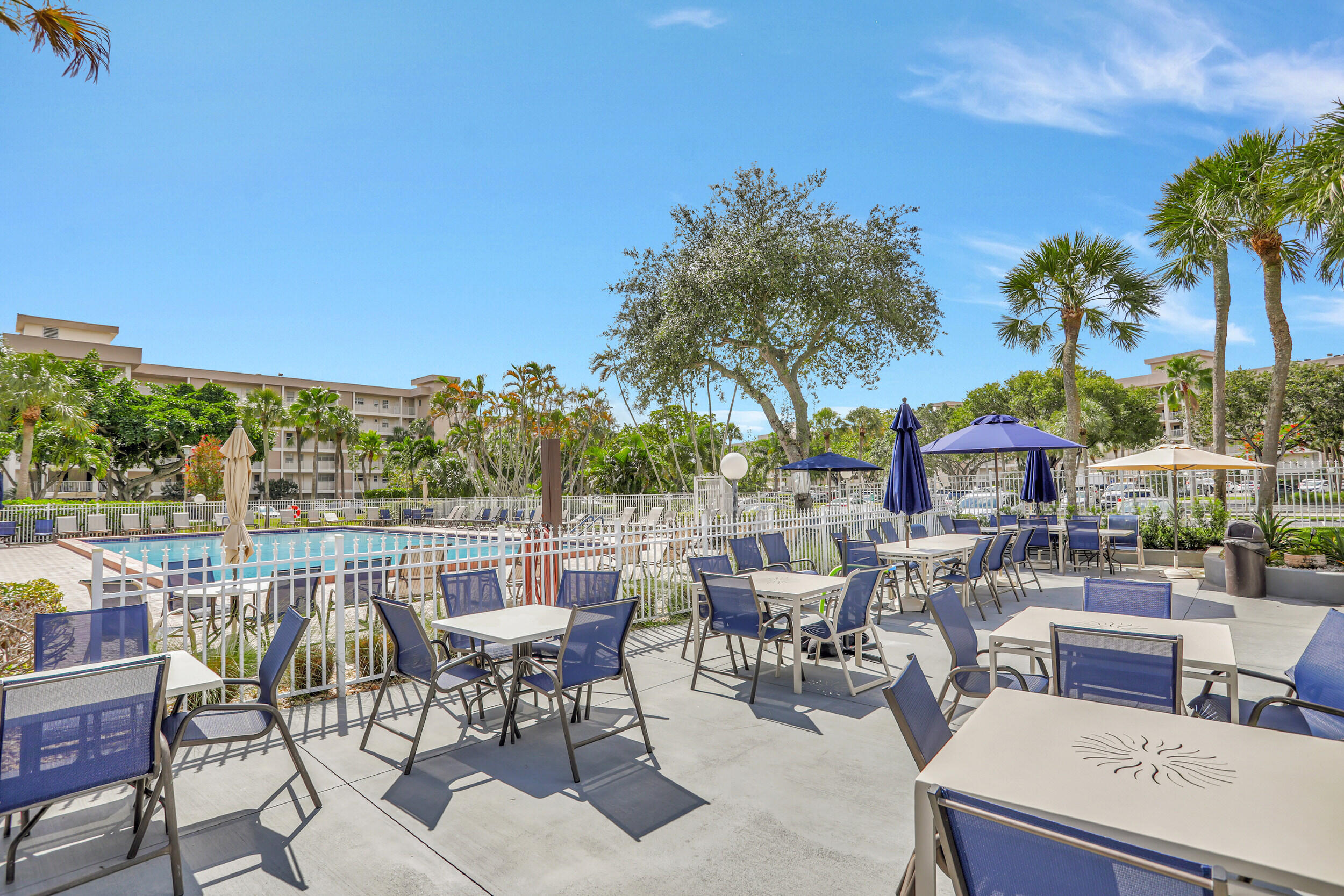 2651 S Palm Aire Drive 302 Property Photo 31