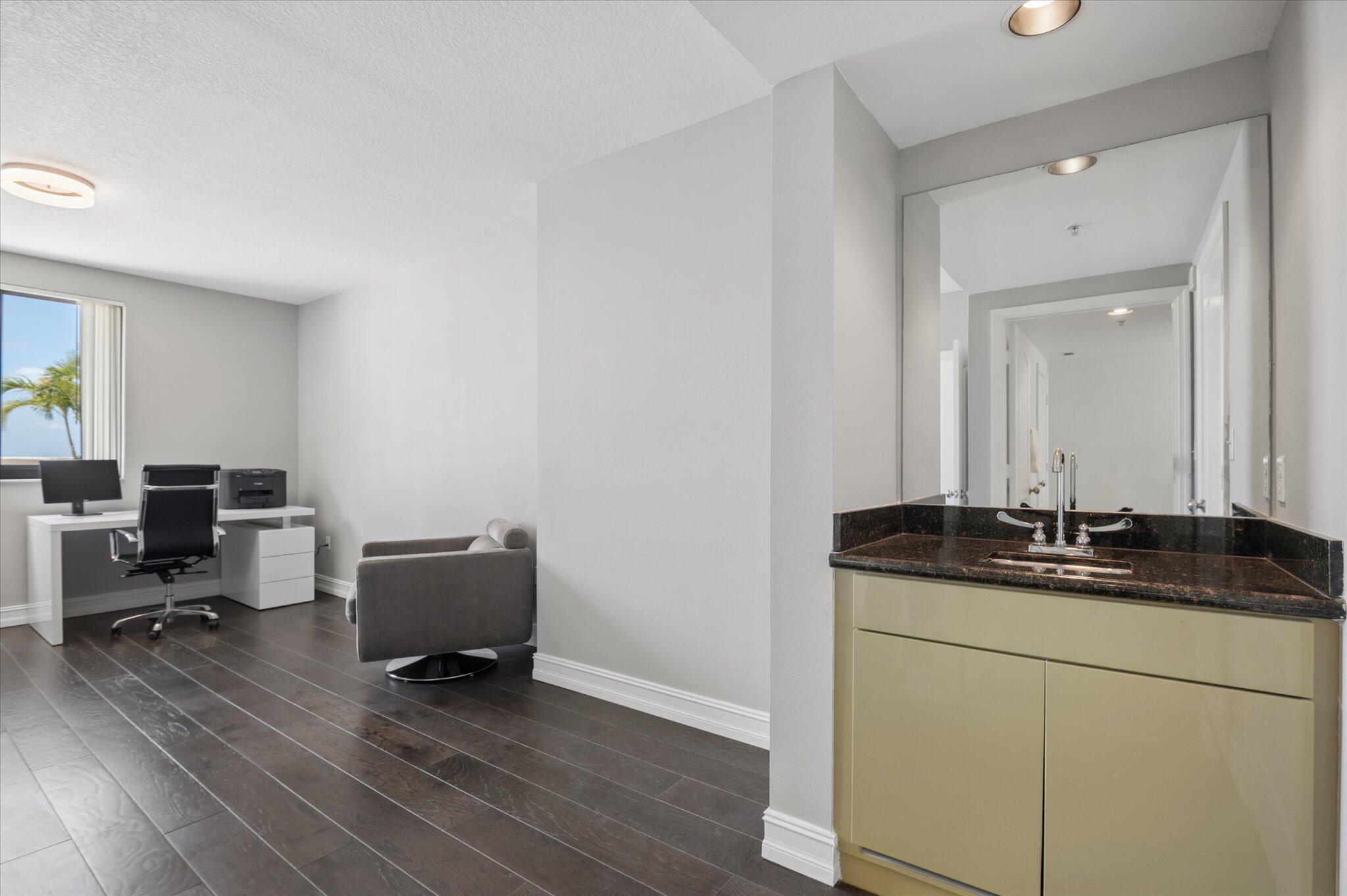 110 N Federal Highway Ph 3 Property Photo 33