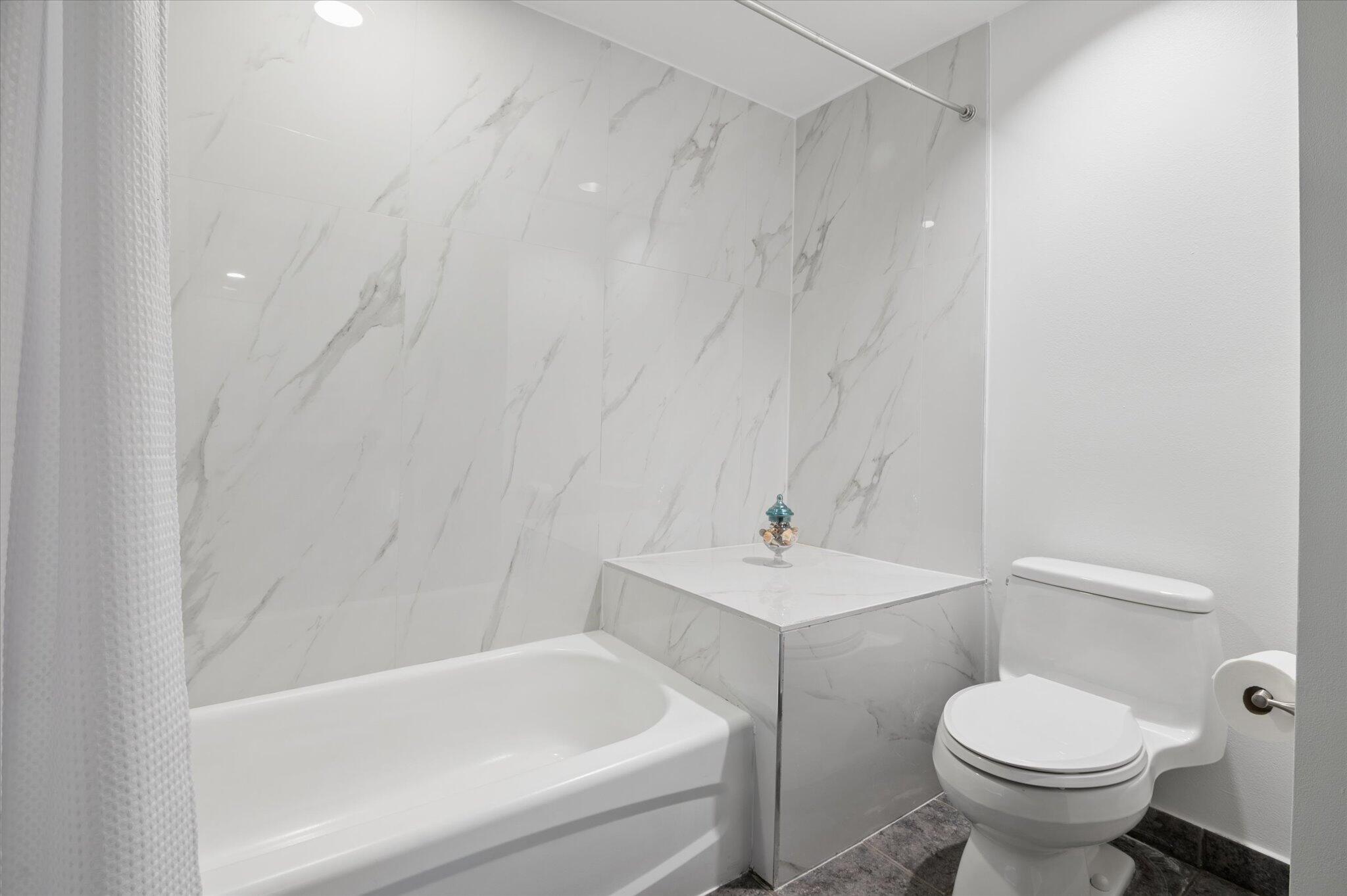110 N Federal Highway Ph 3 Property Photo 36