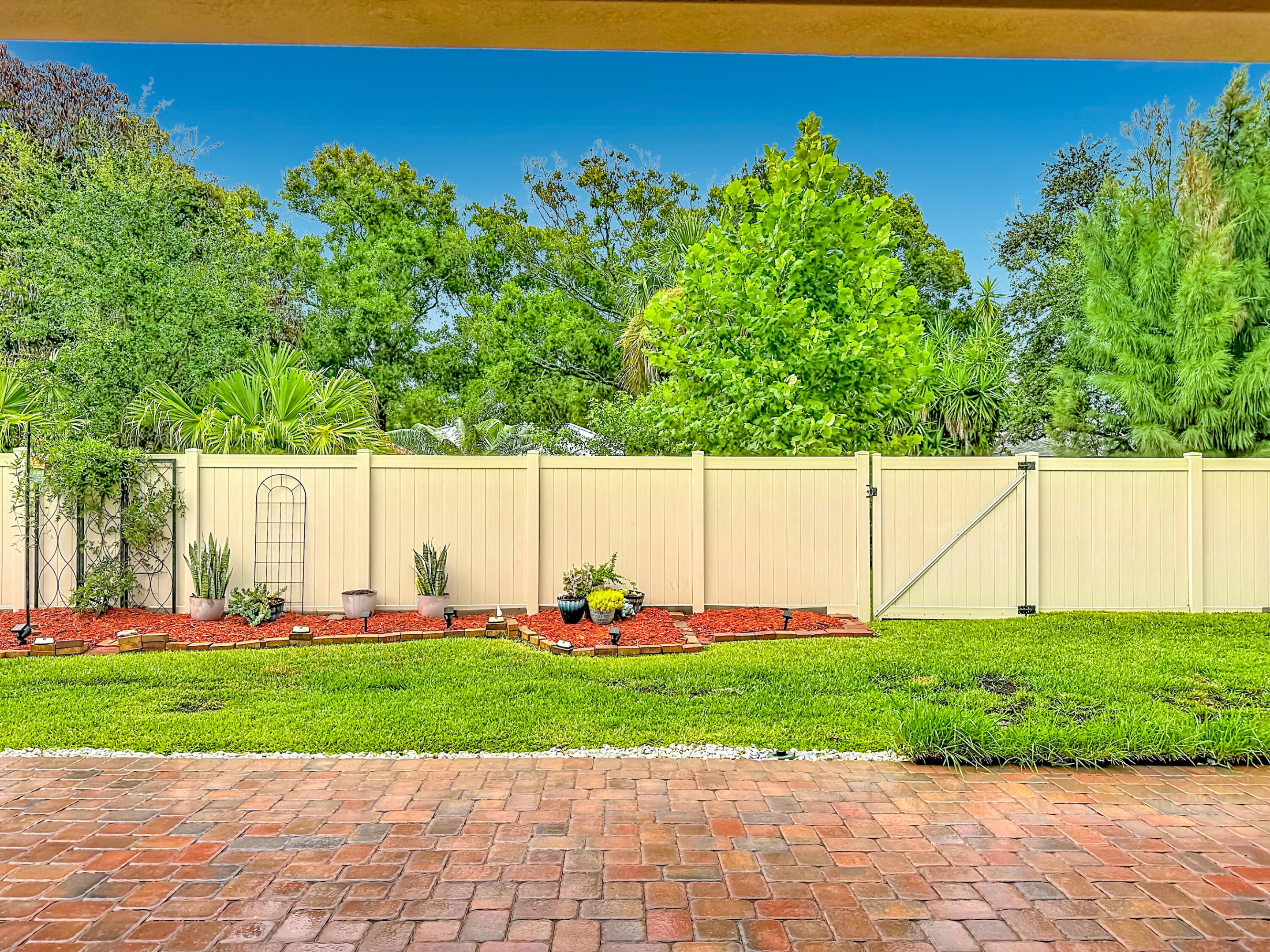 111 52nd Square Property Photo 60