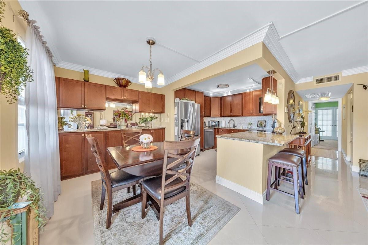 2047 Wolverton C Property Photo 2