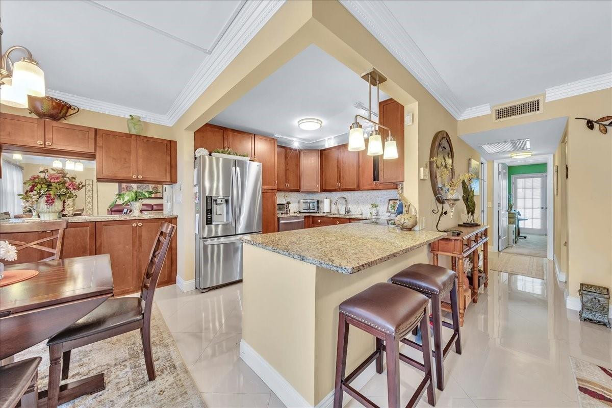 2047 Wolverton C Property Photo 7