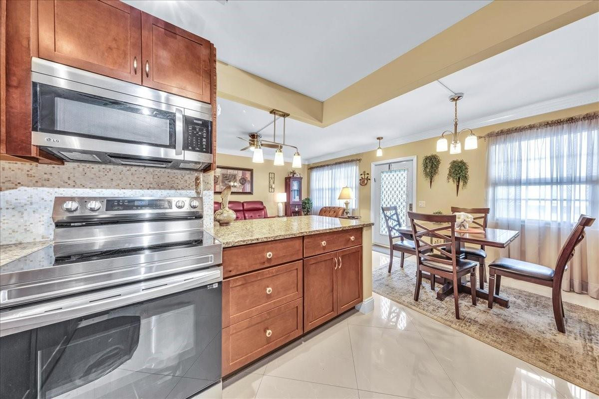 2047 Wolverton C Property Photo 10