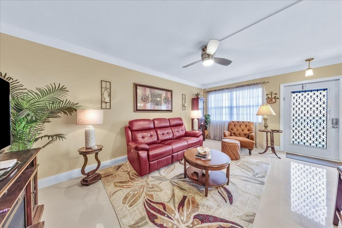 2047 Wolverton C Property Photo 14