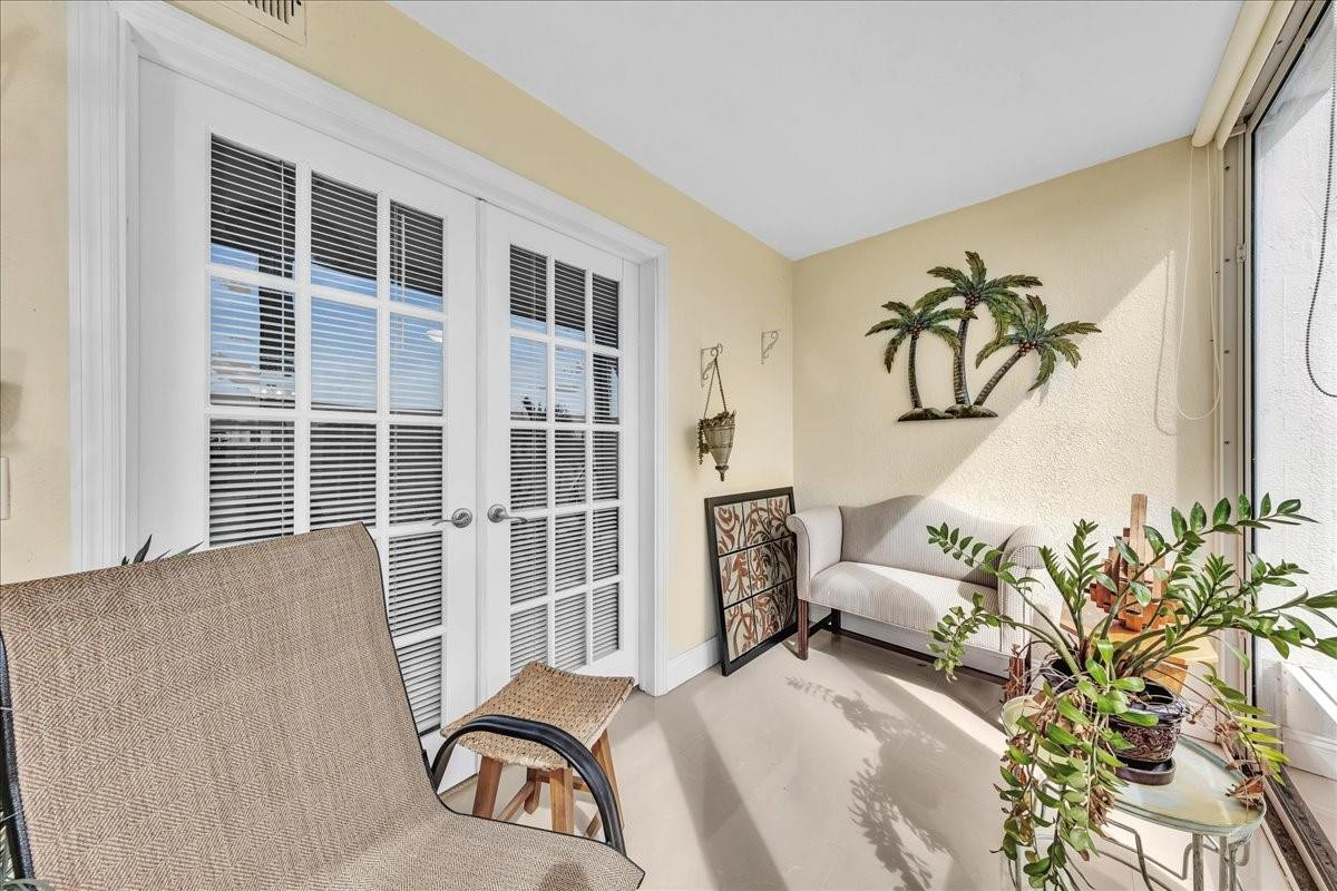 2047 Wolverton C Property Photo 23
