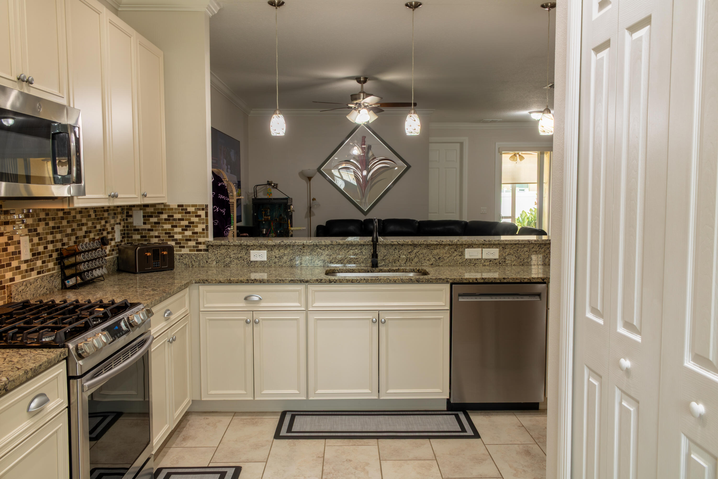 6125 Nw Wick Lane Property Photo 14
