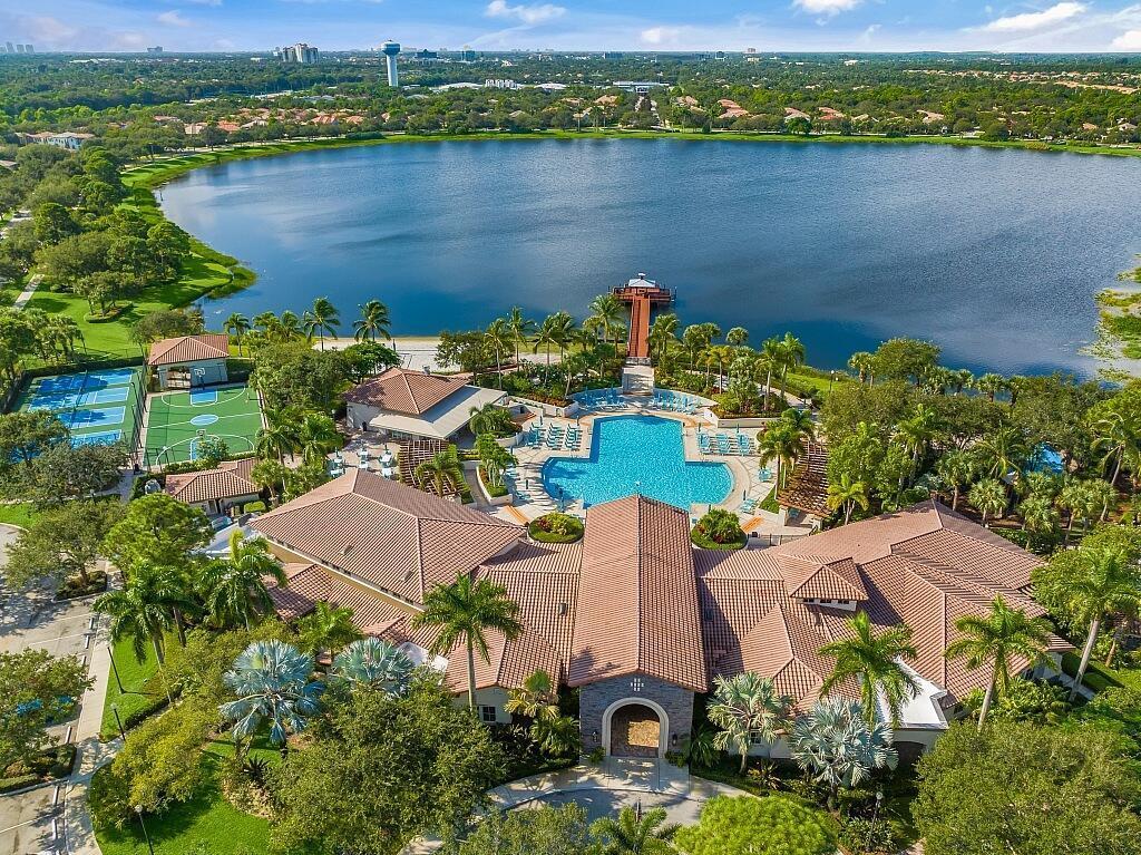 631 MOONDANCER Court