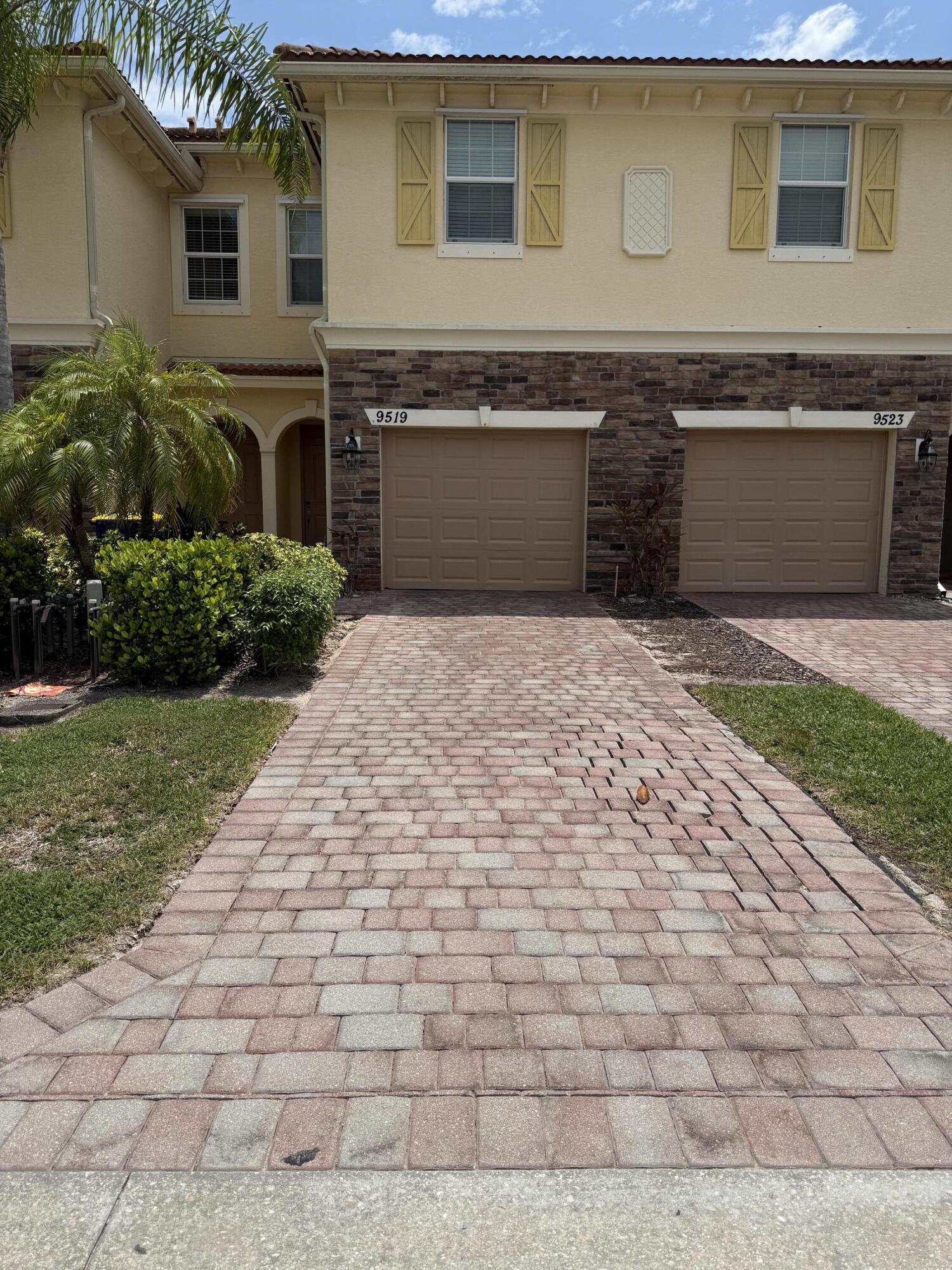 9519 Sw Merlin Court Property Photo 1