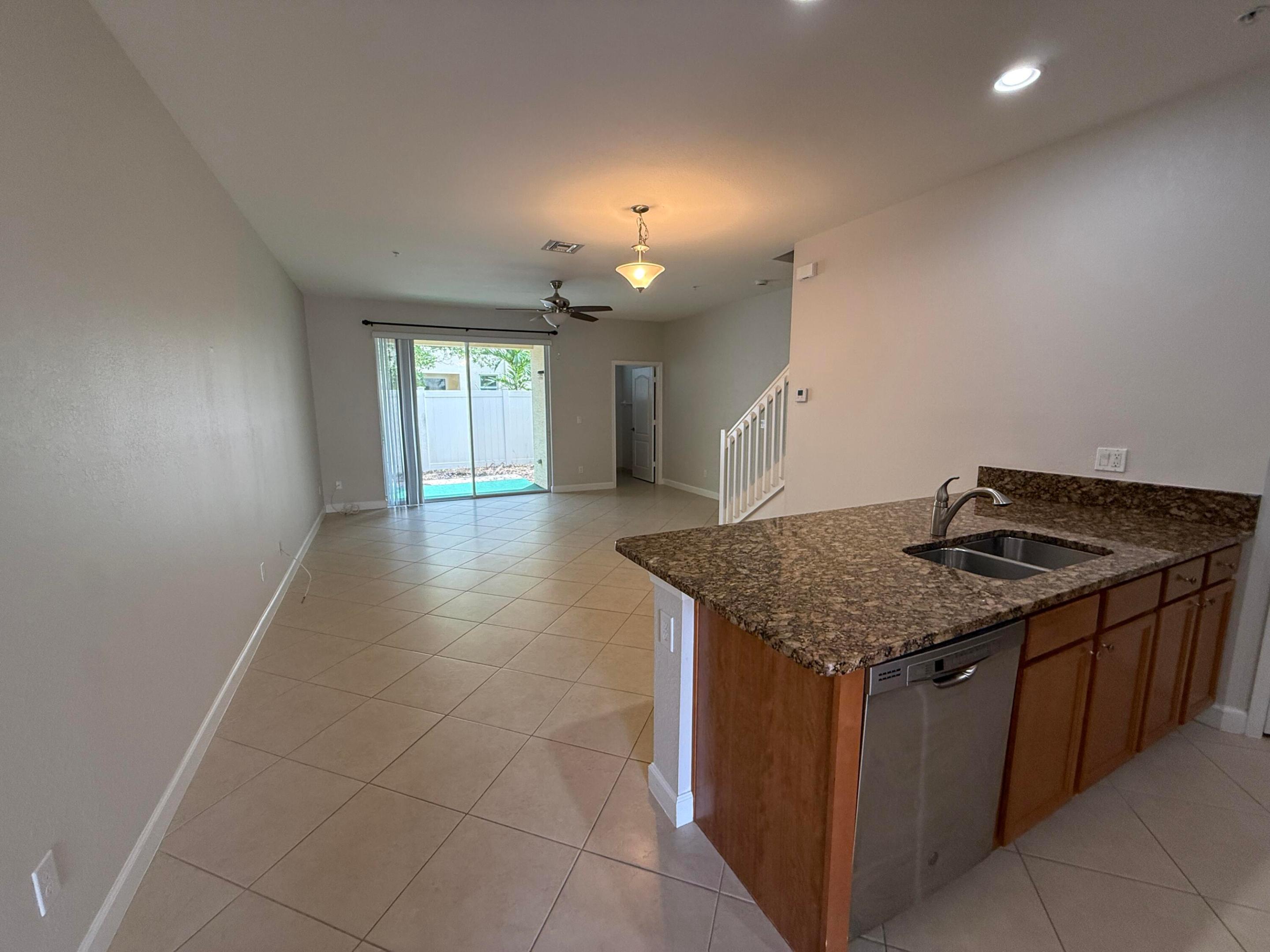 9519 Sw Merlin Court Property Photo 8