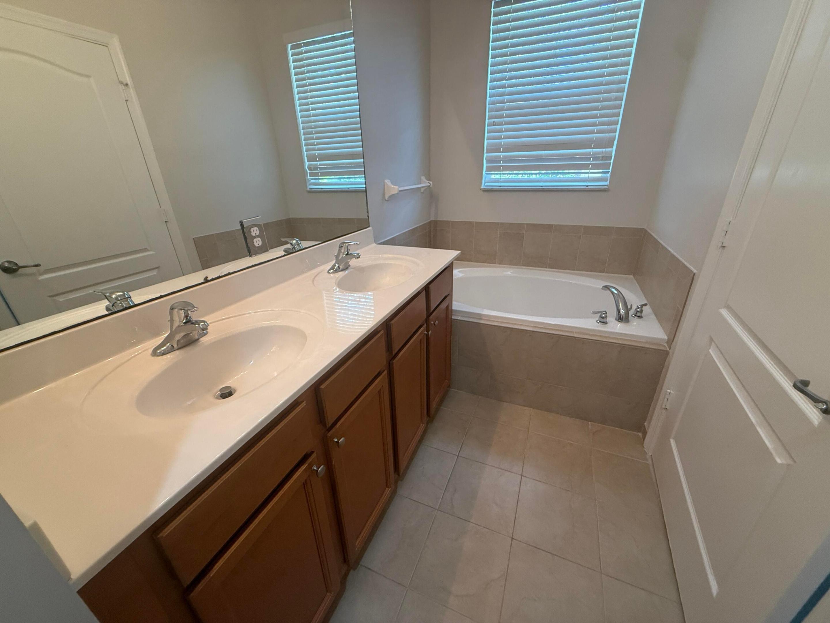 9519 Sw Merlin Court Property Photo 17