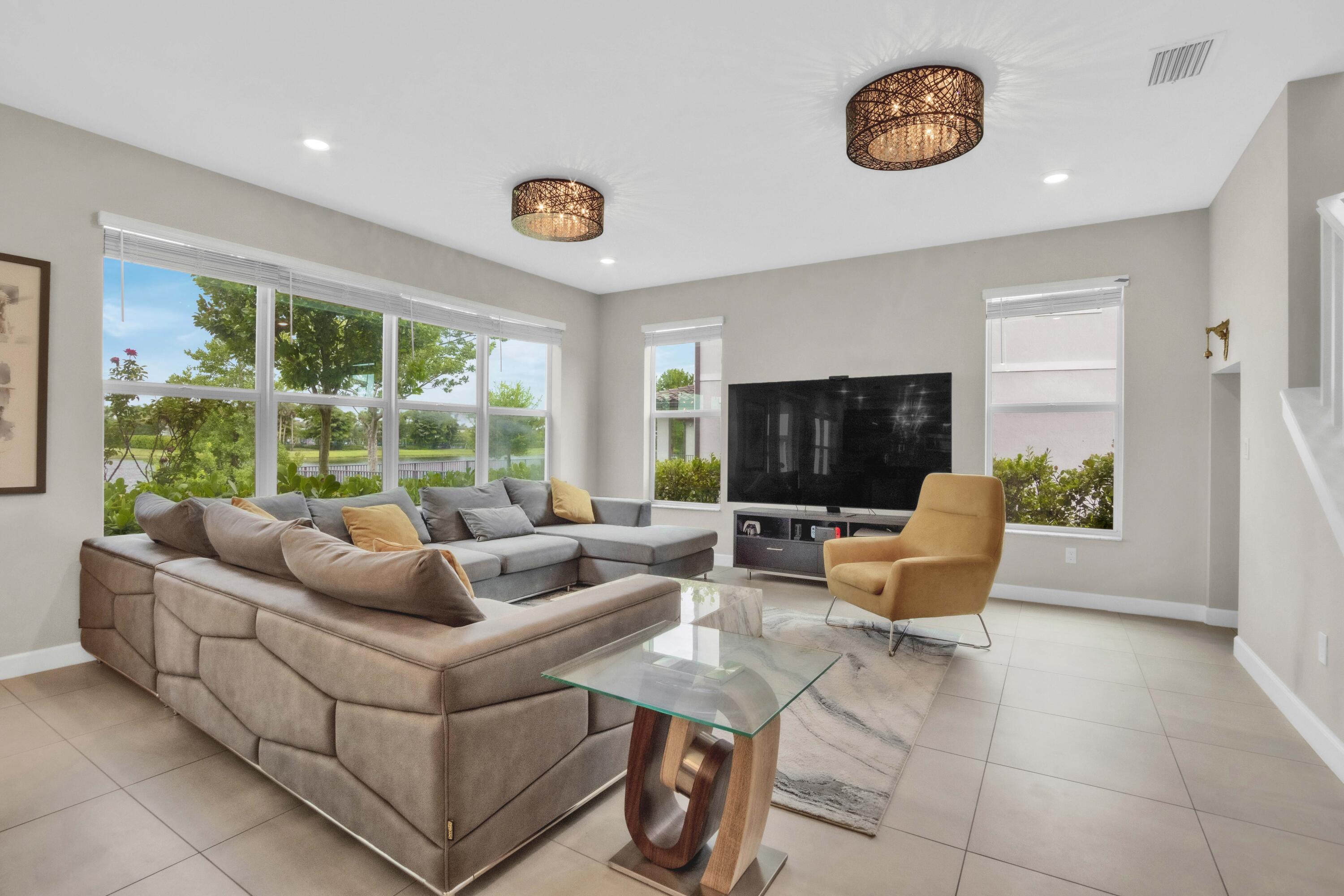 1304 Whitcombe Drive Property Photo 1
