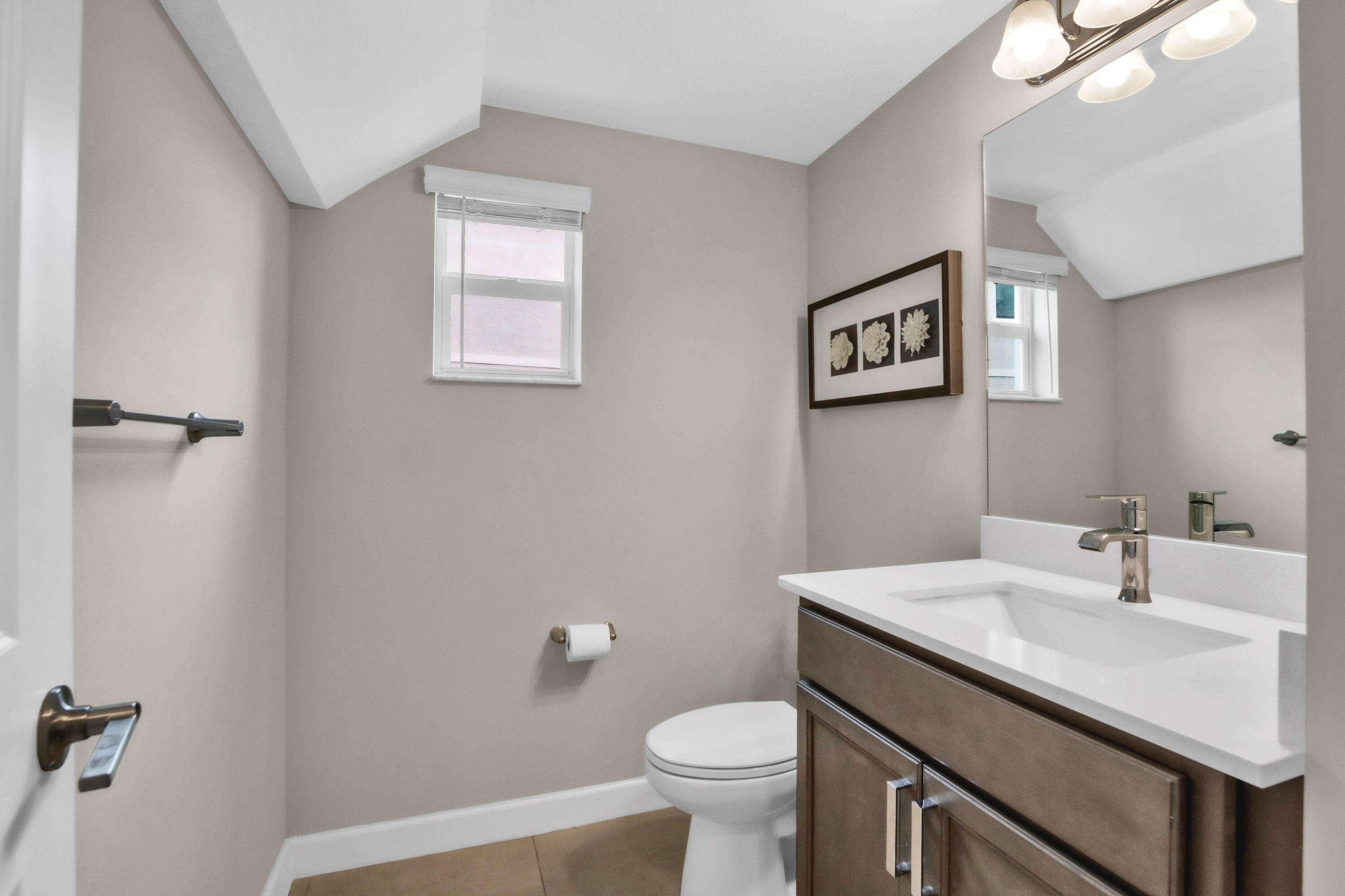 1304 Whitcombe Drive Property Photo 10