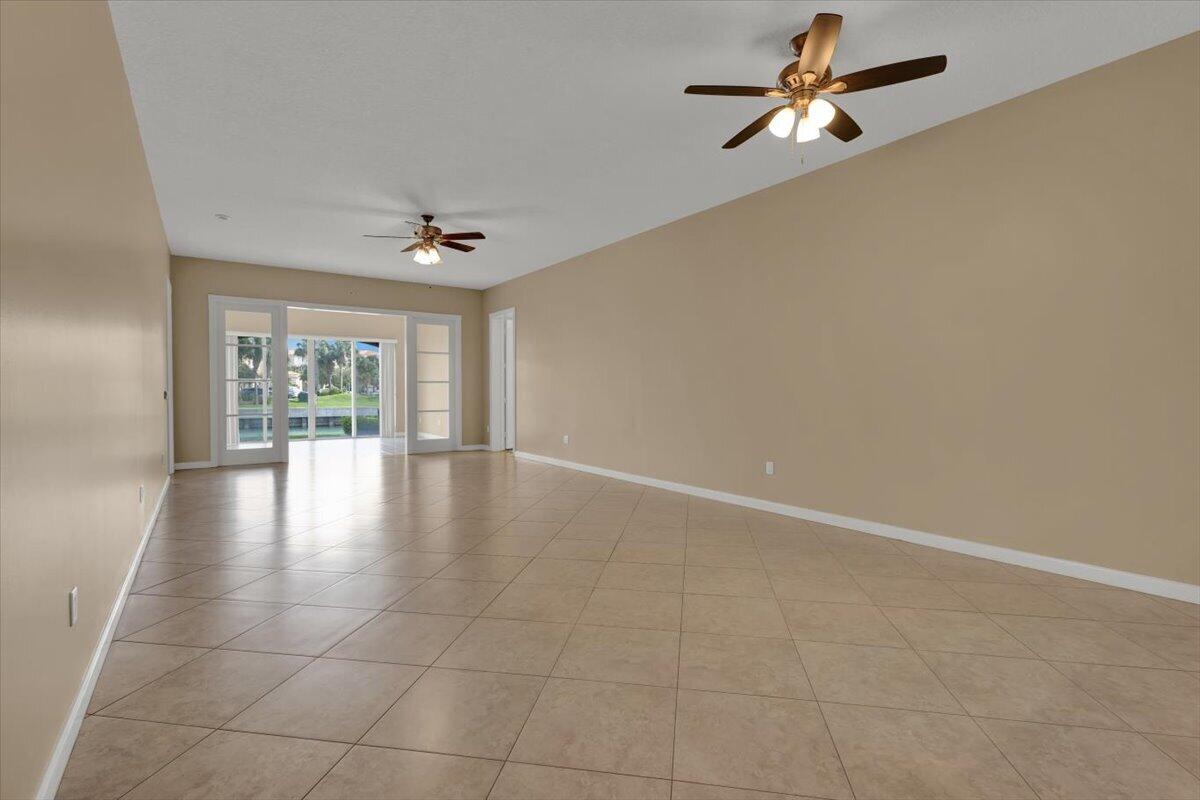 5 Harbour Isle Drive E 103 Garage Option Property Photo 15