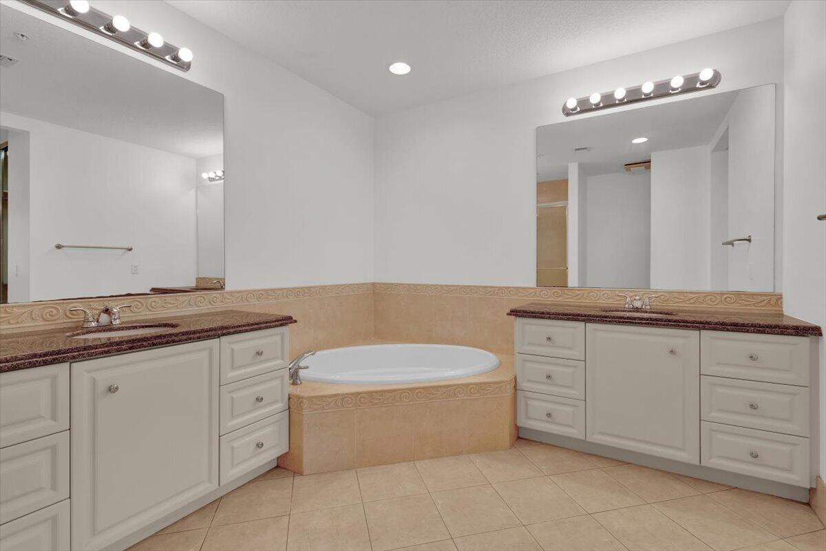 5 Harbour Isle Drive E 103 Garage Option Property Photo 20