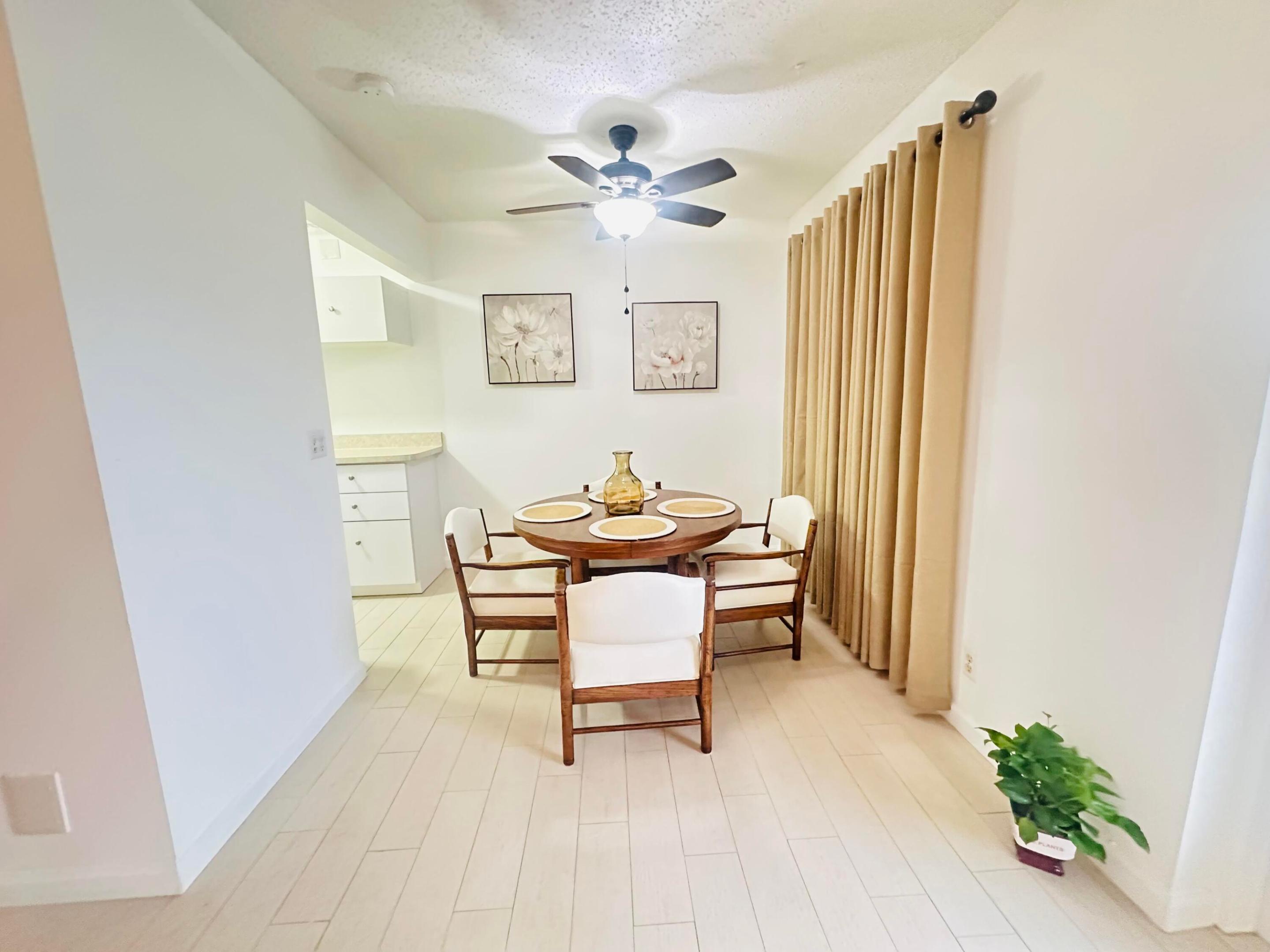 371 Markham Q Property Photo 6