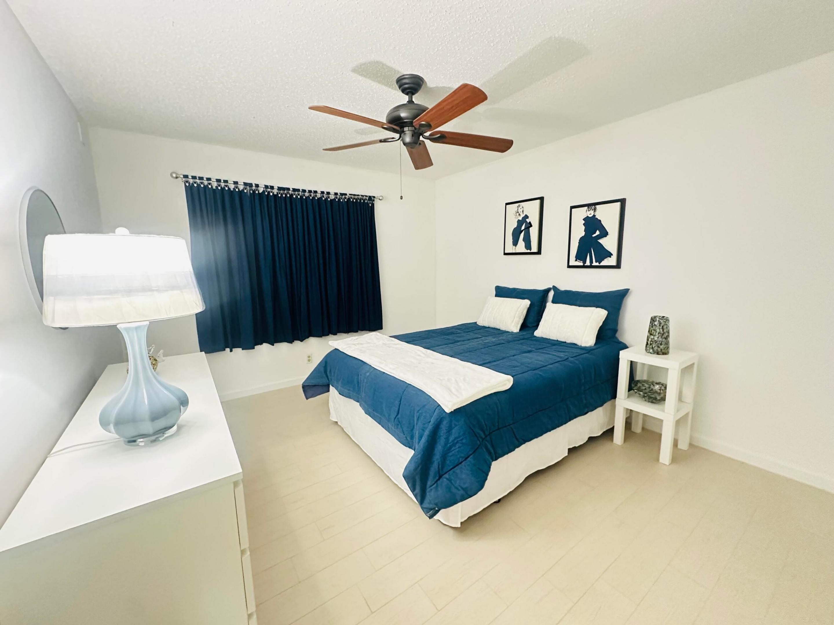 371 Markham Q Property Photo 12