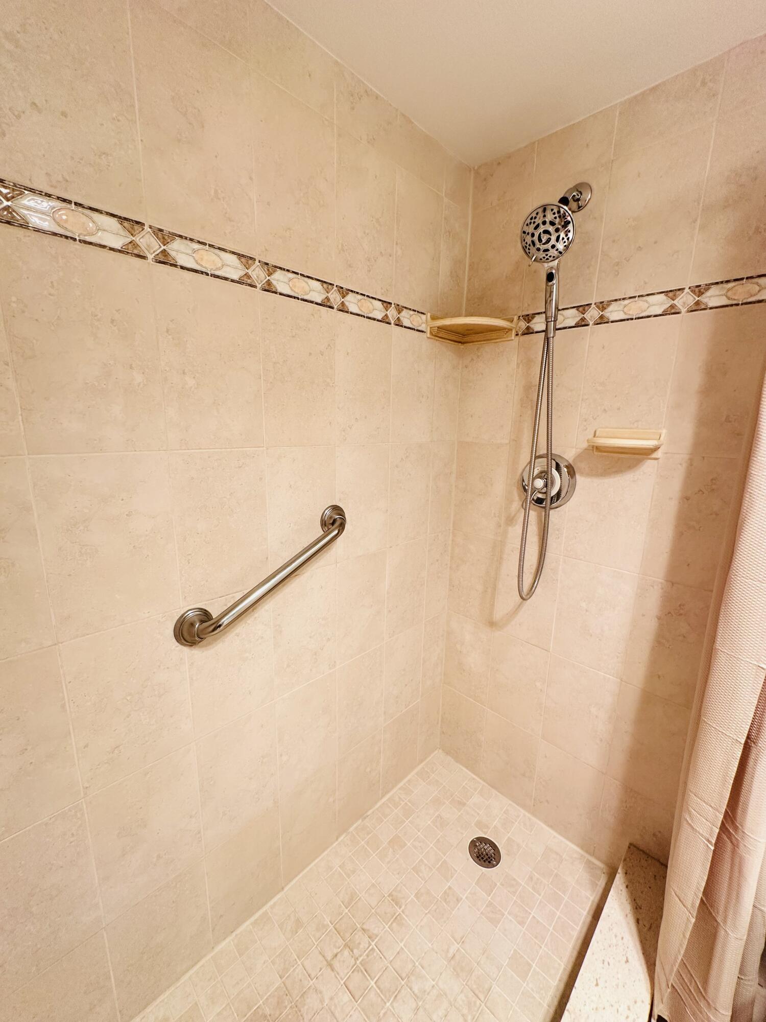 371 Markham Q Property Photo 16