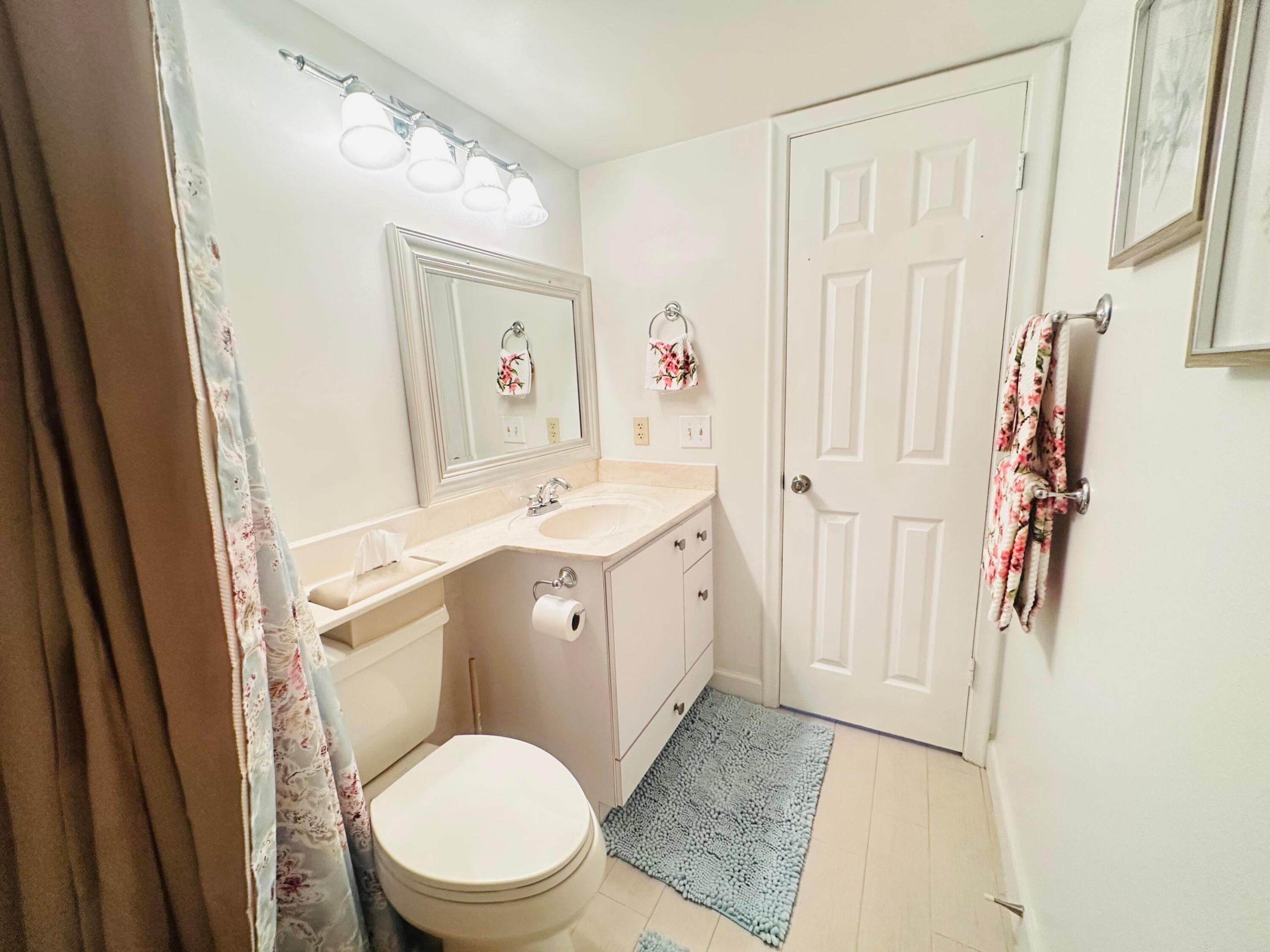 371 Markham Q Property Photo 17