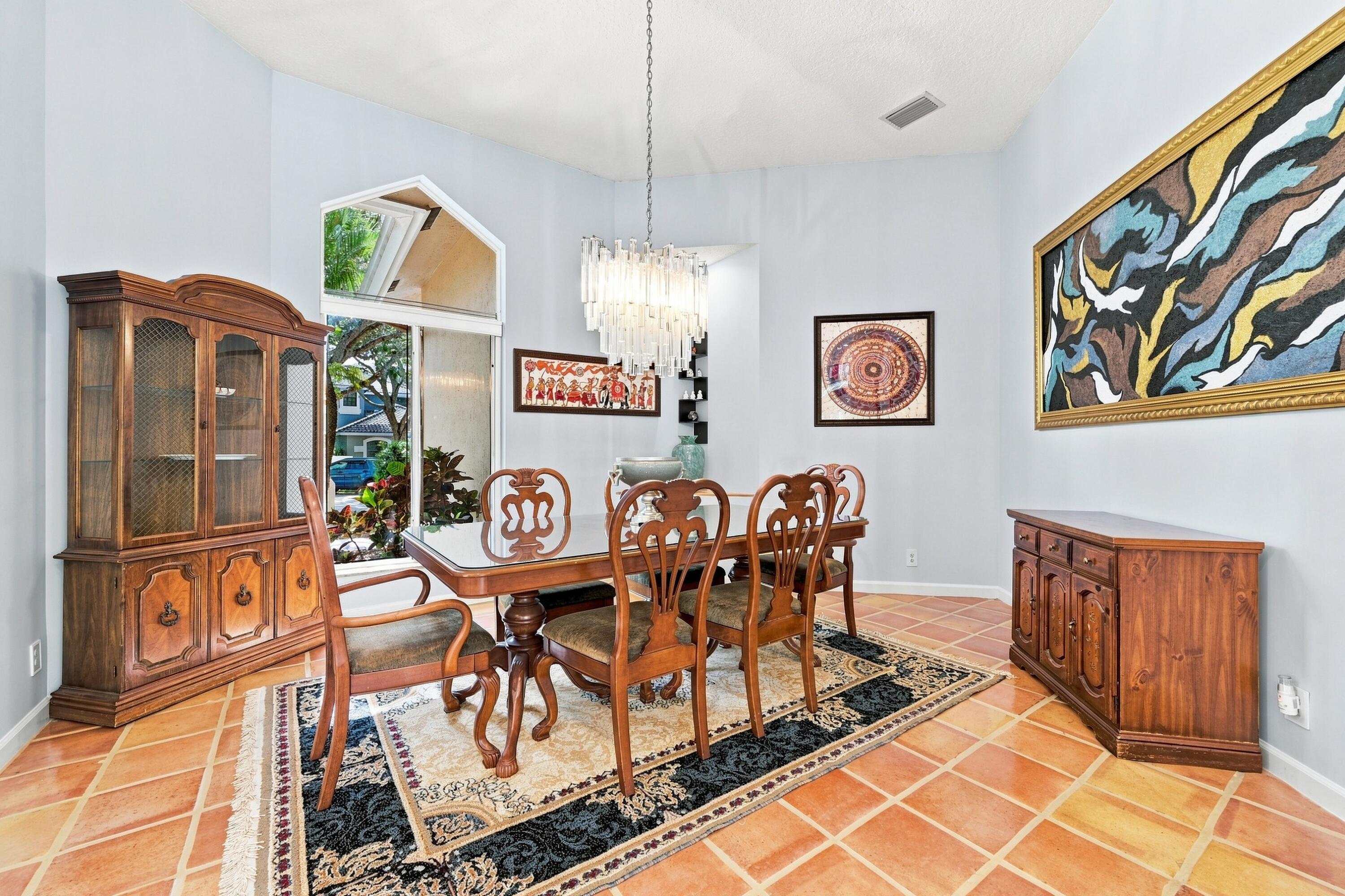 1960 Hartford Way Property Photo 12