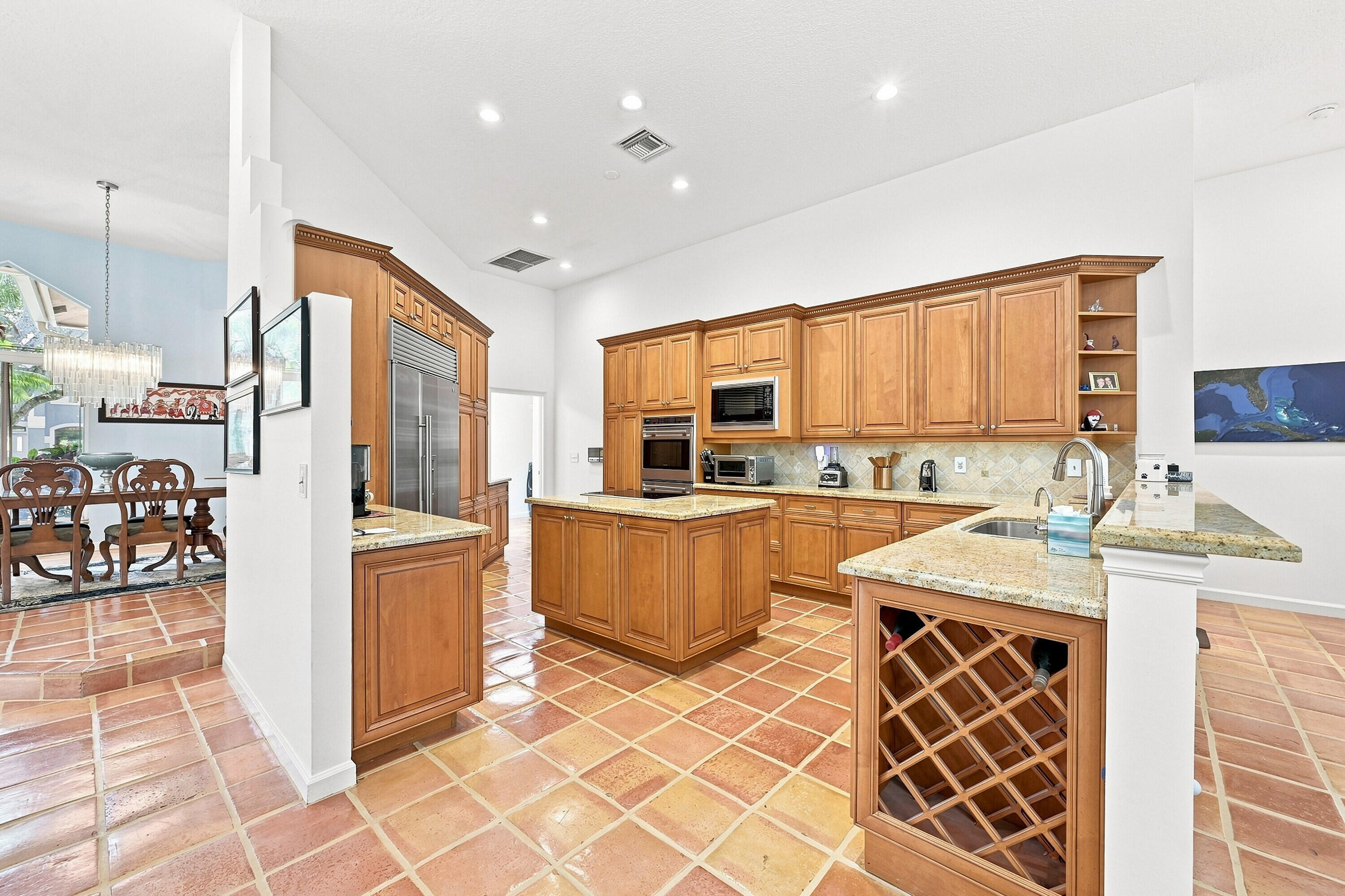 1960 Hartford Way Property Photo 15