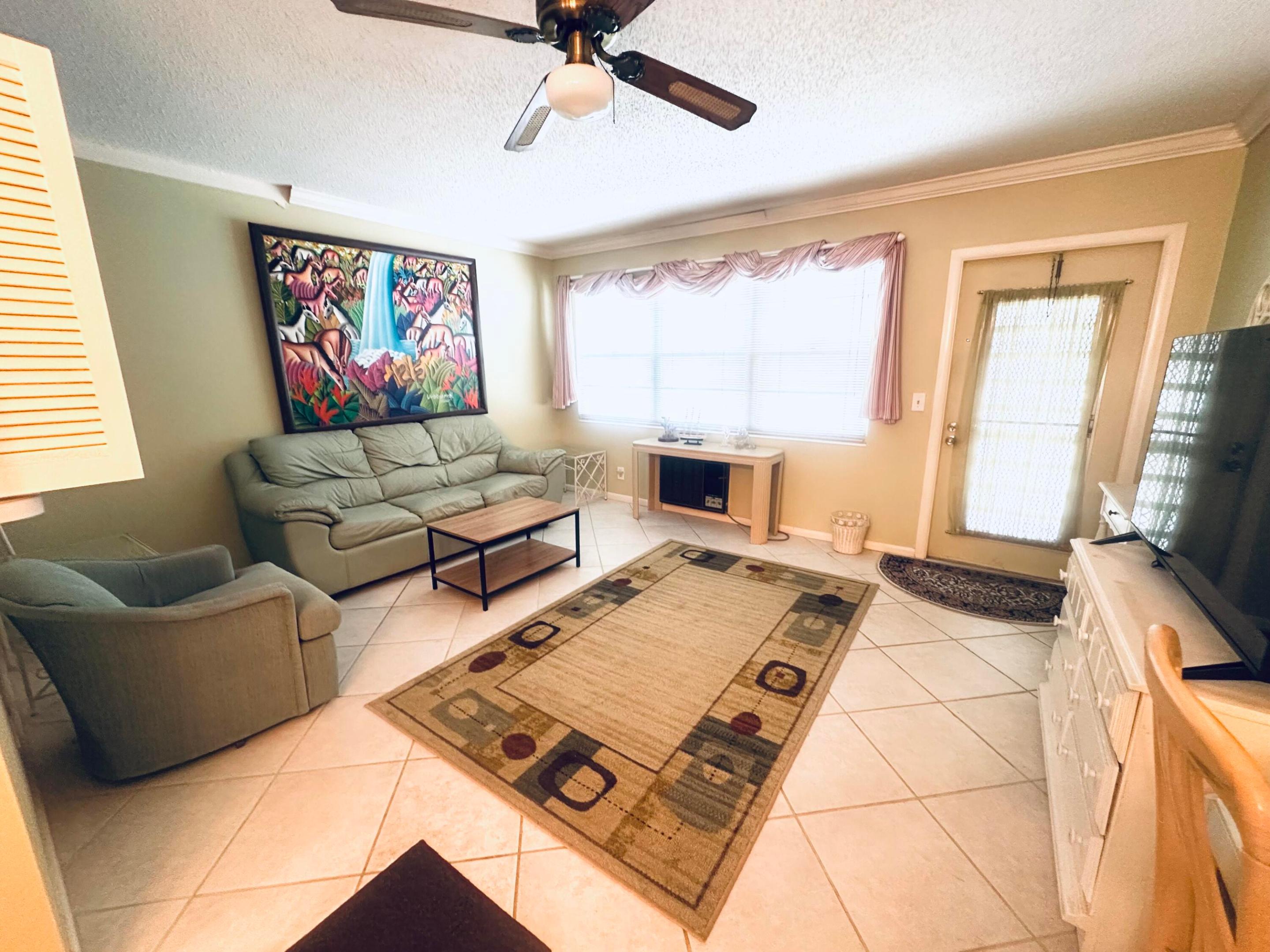59 Oakridge E Property Photo 4