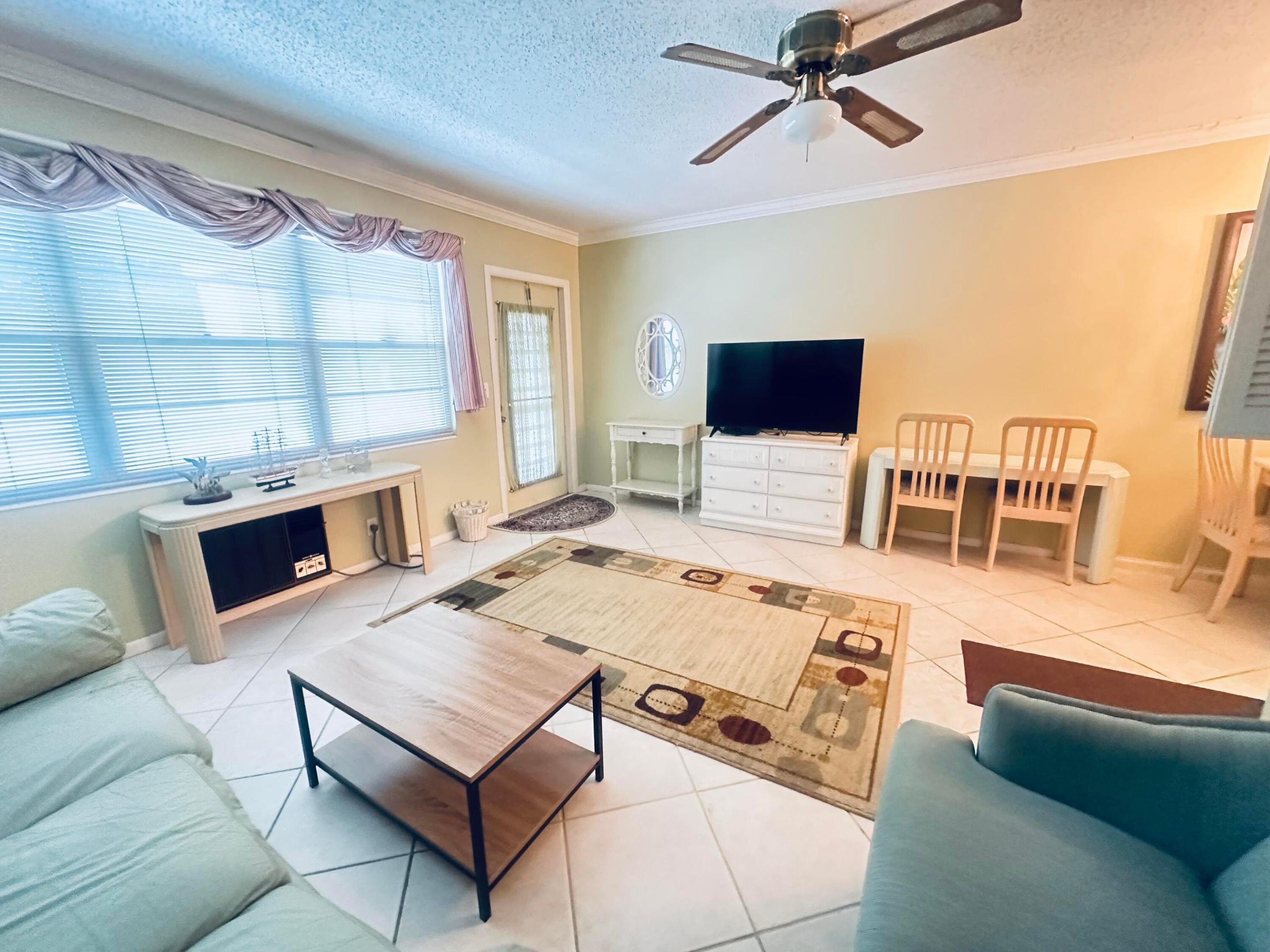 59 Oakridge E Property Photo 5